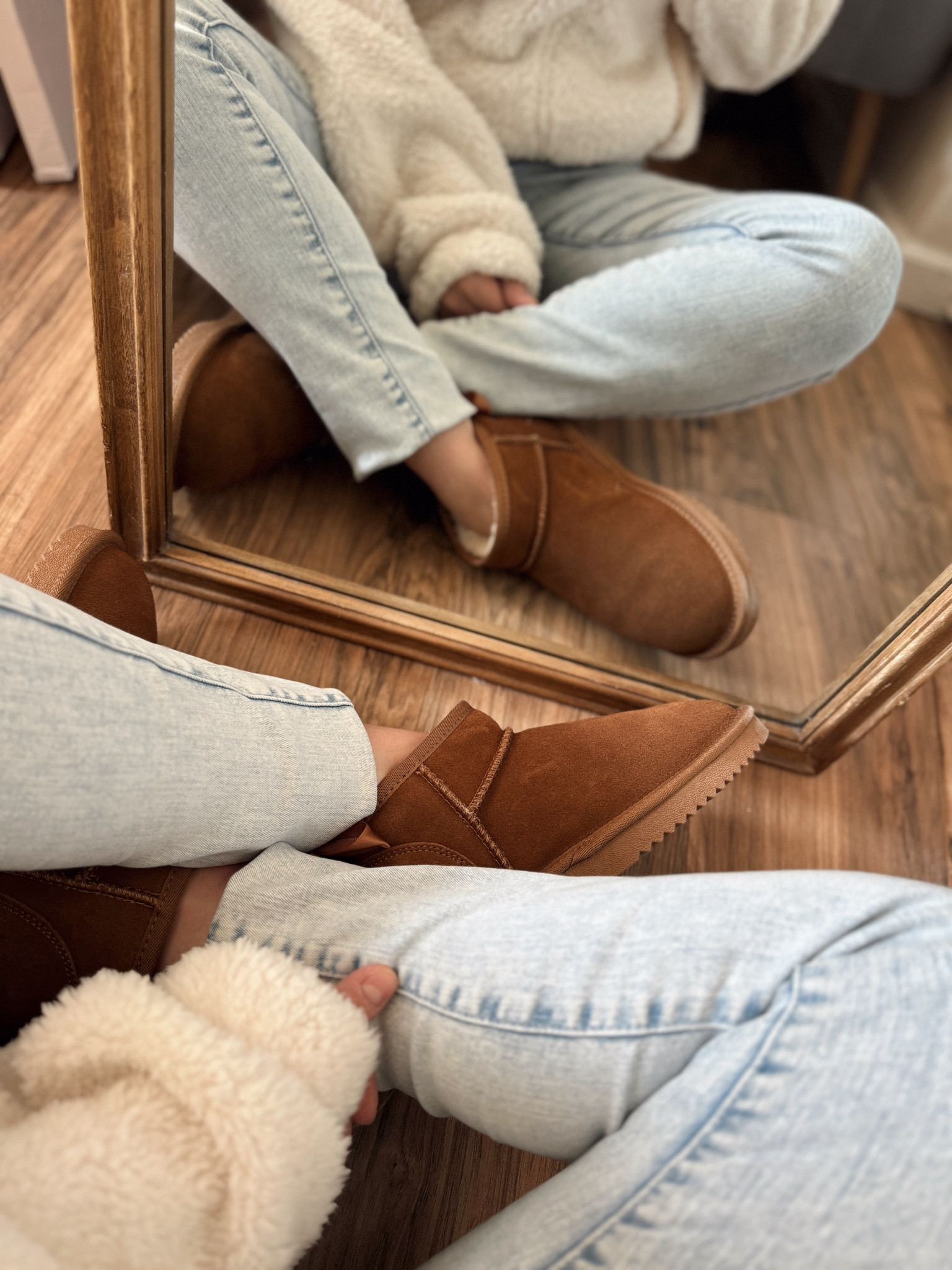  mini boots with bow tie 

#LTKGiftGuide #LTKShoeCrush #LTKSaleAlert