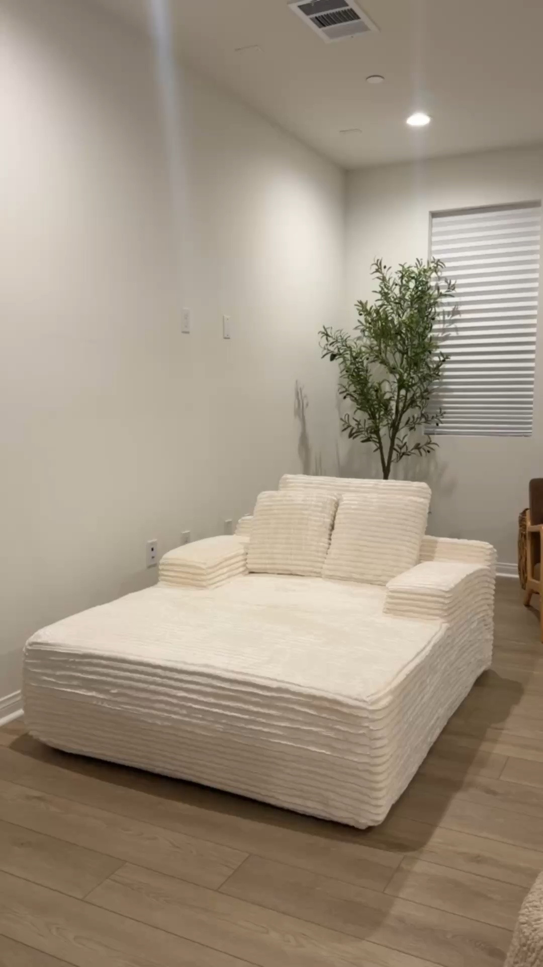 The ultimate cozy corner 🤍 This oversized corduroy lounge chair looks made for slow mornings, movie nights, and curling up with a good book. The soft neutral color makes it so easy to style in any space.

#LoungeChair #OversizedChair #CorduroyChair #CozyHome #LivingRoomFurniture #NeutralHome #CozyCorner #HomeFurniture #ReadingChair #LivingRoomInspo #HomeDecor #InteriorInspo

#LTKHome #LTKSeasonal #LTKdayinmylife