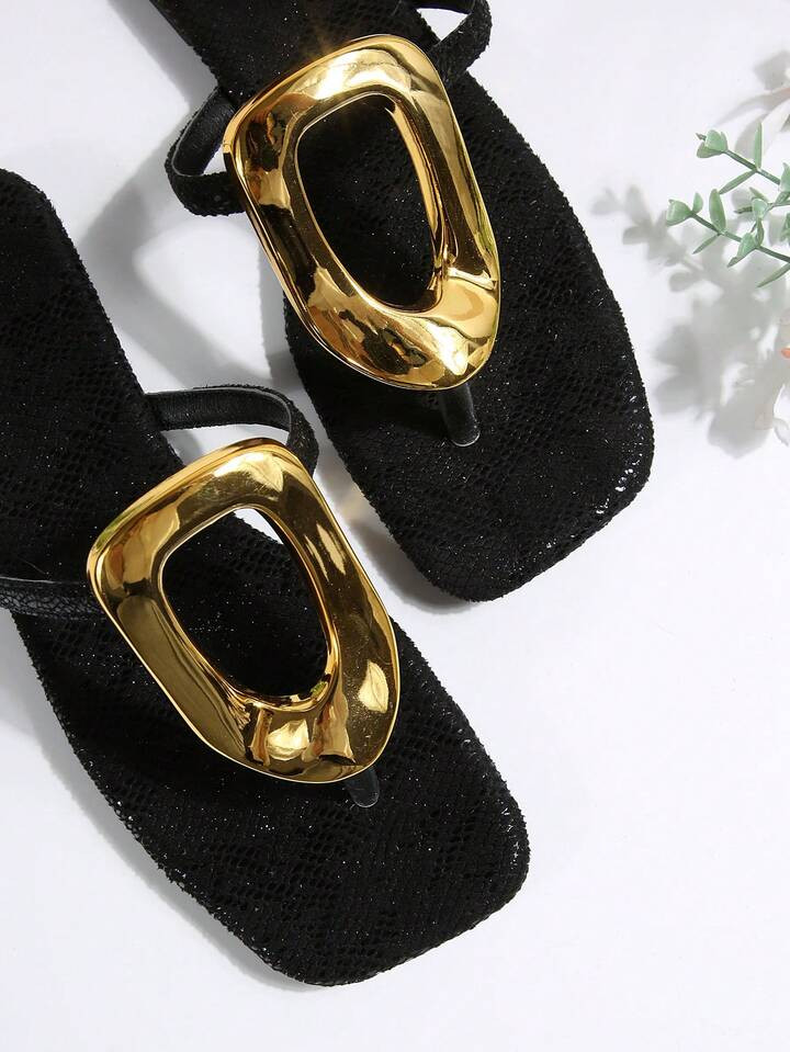 Women Metal Hollow Buckle Snake Print Comfy Thong Sandals, Casual & Fashionable Slip-On Flat Shoes For Summer Vacation | SHEIN