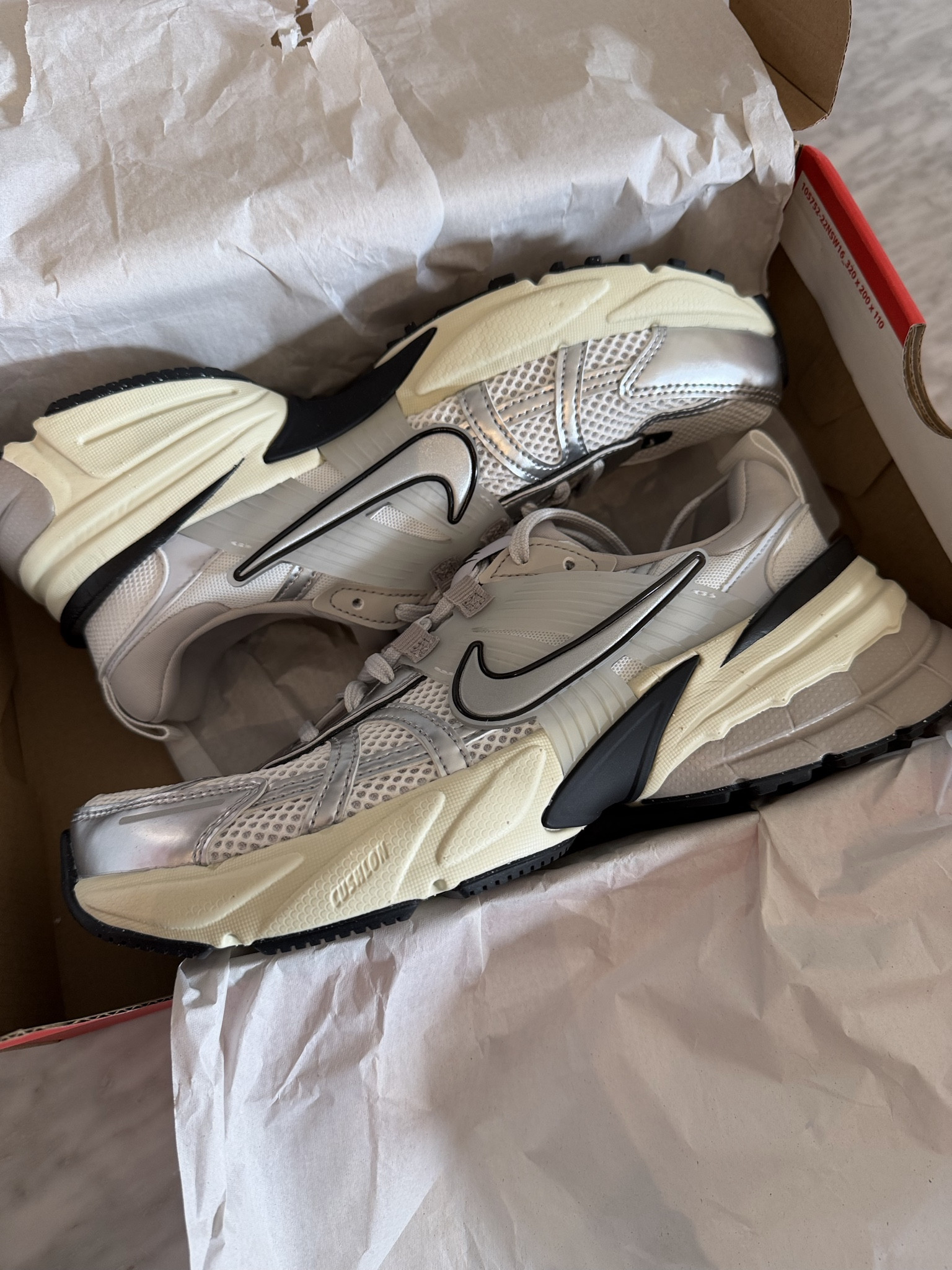 Great running shoes. Super comfy and fit perfectly. Run true to size 

#nike #sneakers #trending #nikev2k #nikev2krnr #workout #gymshoes #workoutshoes #shoes #trainers #runningshoes #gym #outfit 
#trends #trending 
#LTKSpringSale 

#LTKActive #LTKfitnessgoals