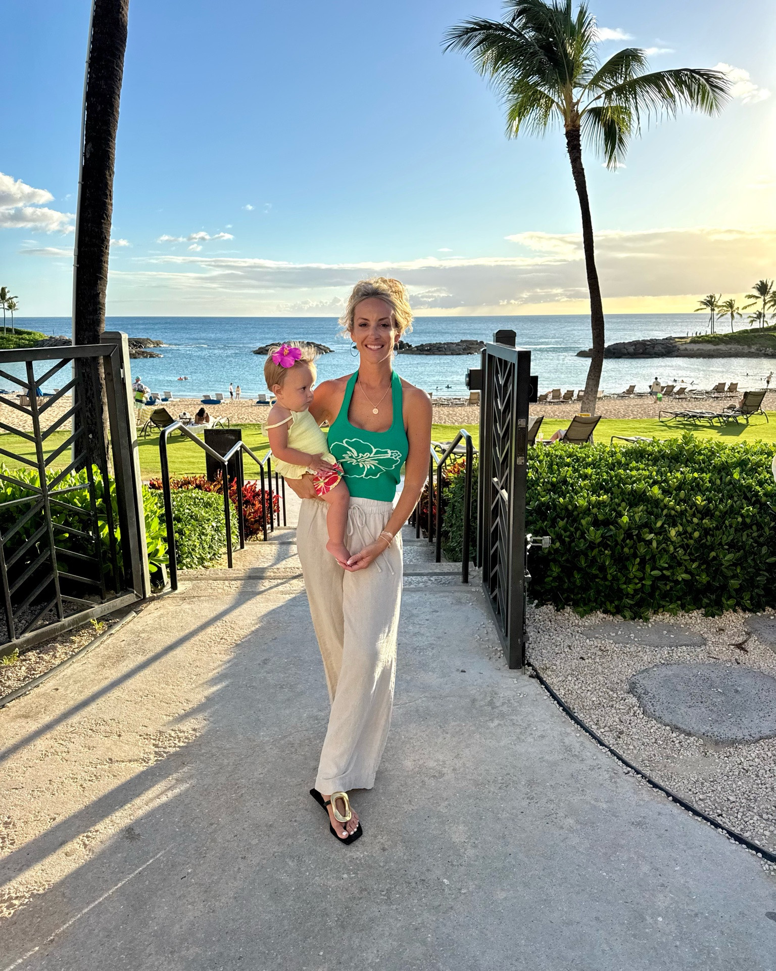 Wearing Med in this knit halter

#LTKgrwm #LTKTravel #LTKSaleAlert