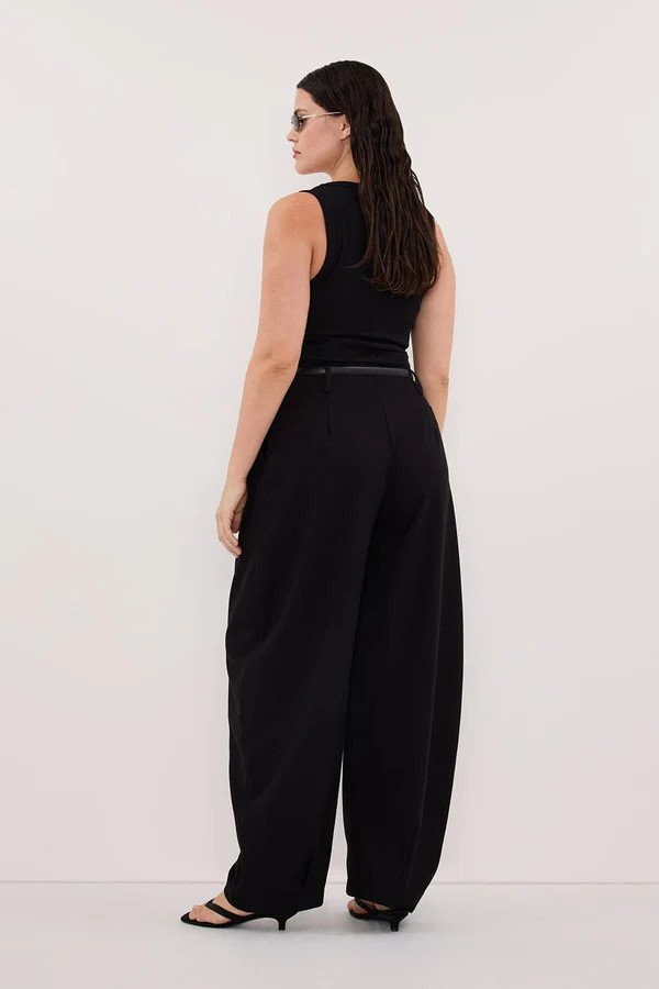 ROMY BLACK BARREL LEG TAILORED PANT | DISSH