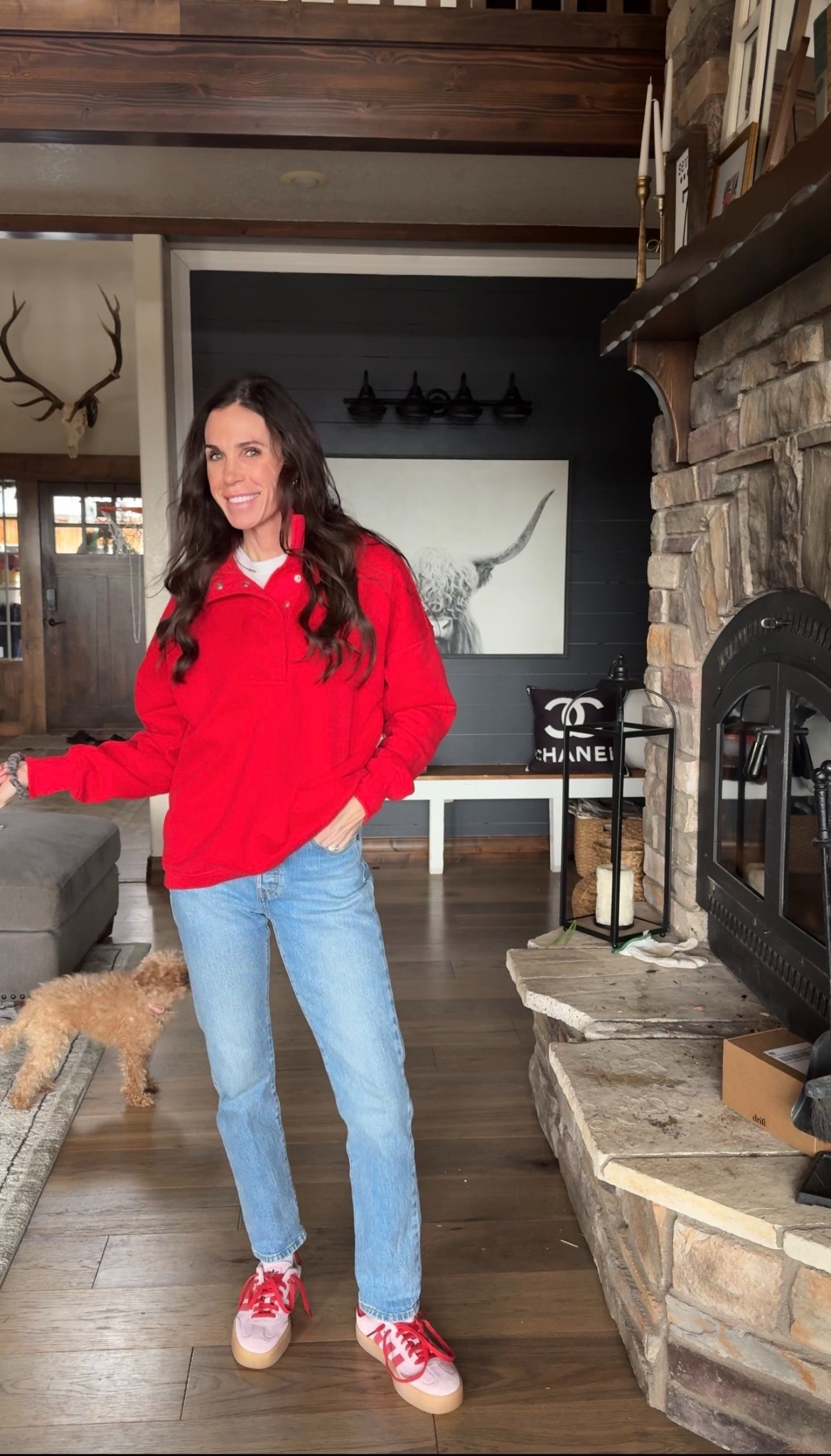 My cozy FP look a like sweatshirt is today’s main character. 
Jeans: Levi’s 
Shoes: adidas 

#LTKootd