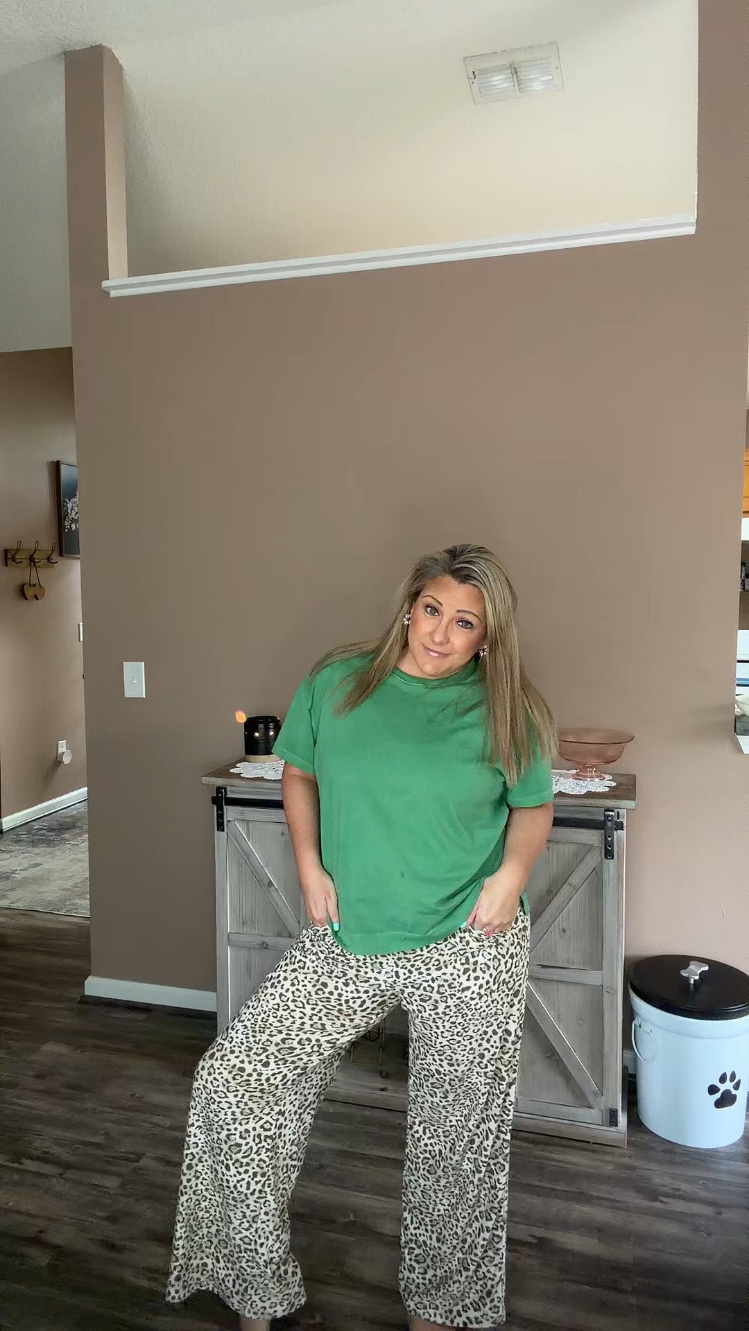 I love this vintage tee from Old Navy! Fits tts!

#LTKootd #LTKOver40 #LTKMidsize