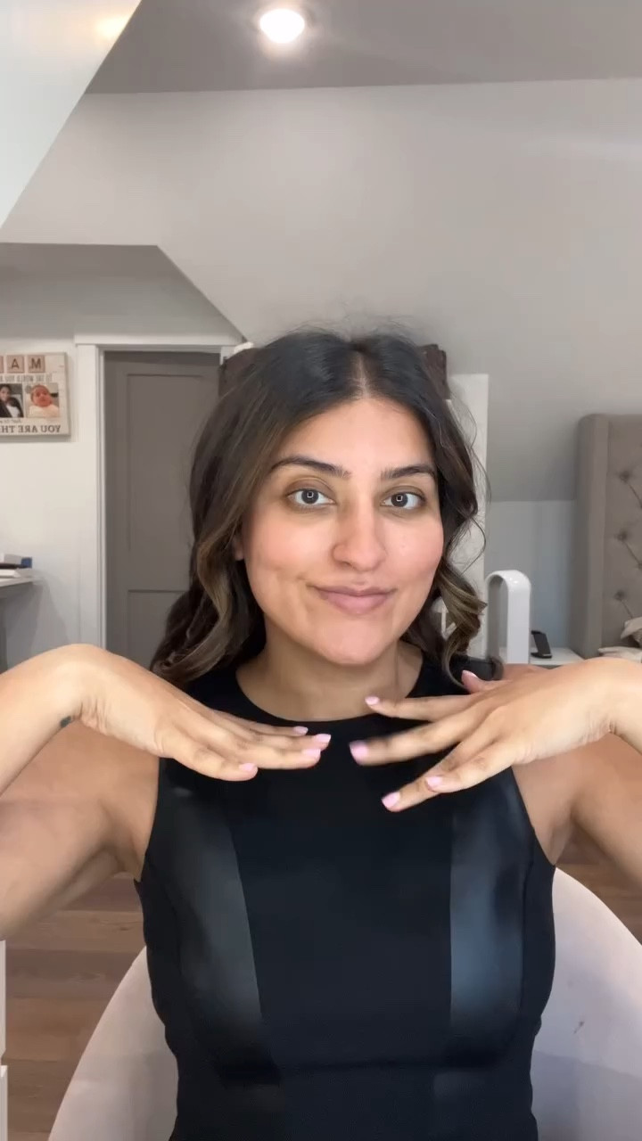 Say it with me… soft glam is the new full glam ✨
.
.
.
Products:
Foundation: @maccosmetics studio fix radiant serum foundation shade C4 (this is my winter shade but I was able to make it work somehow loll)
Concealer: @tower28beauty shade IE 
Bronzer: @makeupbymario skin enhancer shade medium 
Cream blush: @rhode toasted teddy 
Setting powder: @hudabeauty pound cake
Bronzer & blush: @dibsbeauty chai latte & starstruck blush
Eyebrow gel & highlighter: @caiacosmetics 
Finishing powder: @hourglasscosmetics volume 2
Lipliner: @anastasiabeverlyhills deep taupe
Lipstick: @yslbeauty love shine in 204
Lipgloss: @olehenriksen pout peptide coca creme 
Setting spray: @milkmakeup power grip spray
.
.
.
Soft glam, date night makeup, make up in your thirties 
.
.
.
#bostonblogger #easymakeup #makeupreel #makeupinspiration #makeupinyour30s #luxurymakeup #sephorahaul #maccosmetics #yslbeauty #hourglasscosmetics #hudabeauty #rhode #tower28beauty