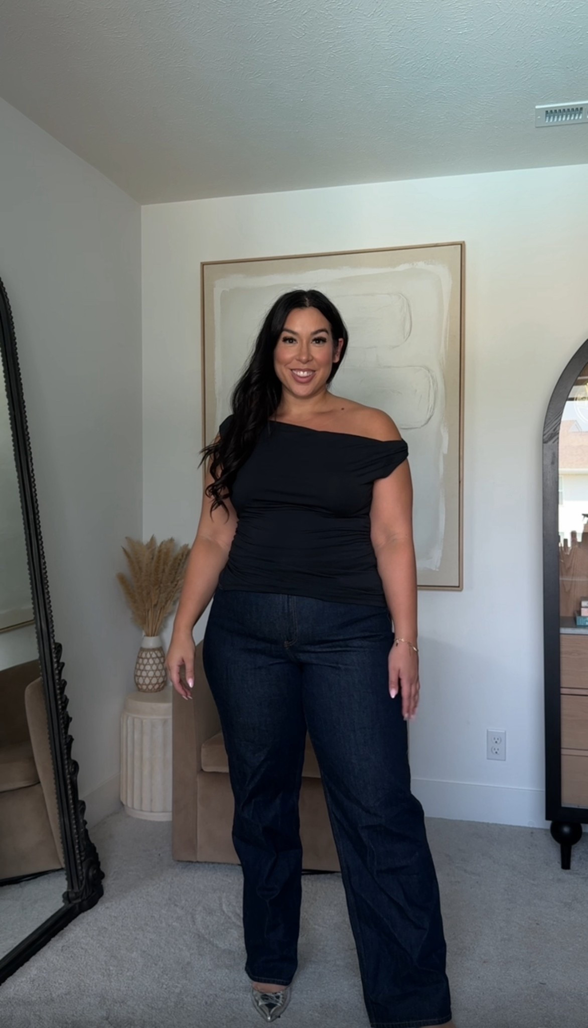 Use code AFBONNIE for a stackable discount! Wearing a size 33 L - Curve Love High Rise Loose Jean (color: dark wash)