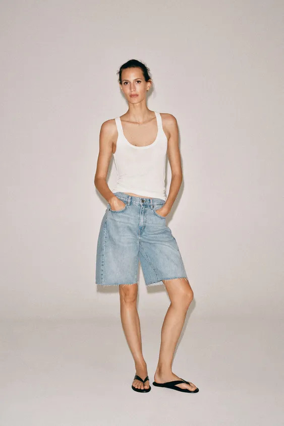 Model height: 179 cmMID-RISE - REGULAR FIT - RELAXED LEG ZARA WOMAN COLLECTIONShorts made with a ... | Zara Canada