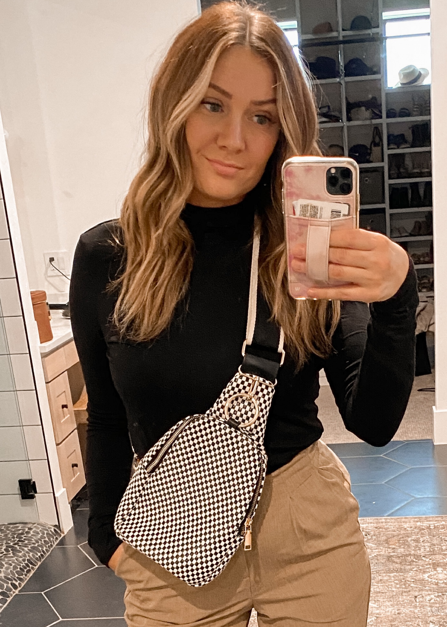 Checkered sling bag 
Crossbody bag
Checkered bag