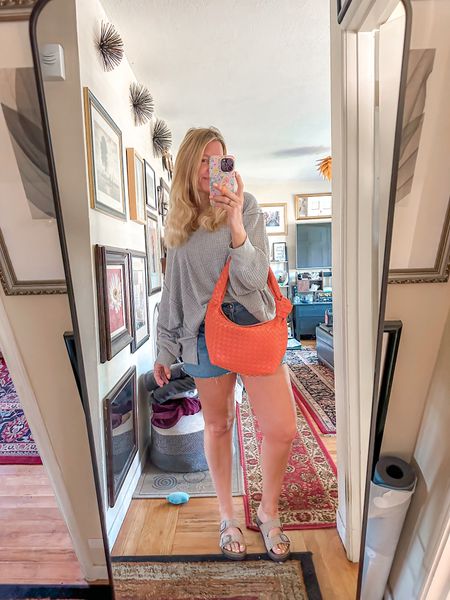 Casual summer look! Shorts with a loose fitted tops and a pop of color for a purse

top large
shorts 31
sandals 8.5



#LTKMidsize #LTKStyleTip #LTKOver40