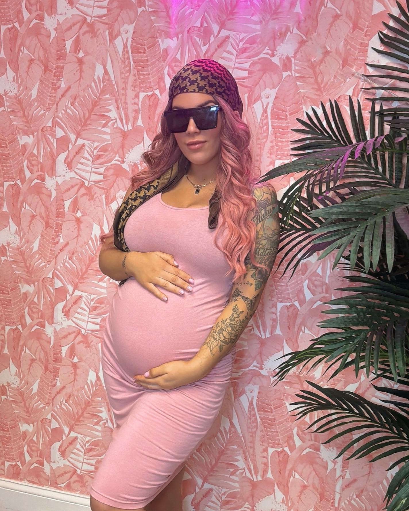 Halloween Costume for Work - my alter ego / girl mom era 🩷🌺🧞‍♀️👛🎀🌸🦩🌷🩰🤰🏻

Also linked all my cute work things in the background 🌴

Couldn’t find the neon sign in the exact color but linked the same one in purple, also couldn’t find the same exact head scarf but linked similar from the site I got it on ✨

#LTKHalloween #LTKStyleTip #LTKBump