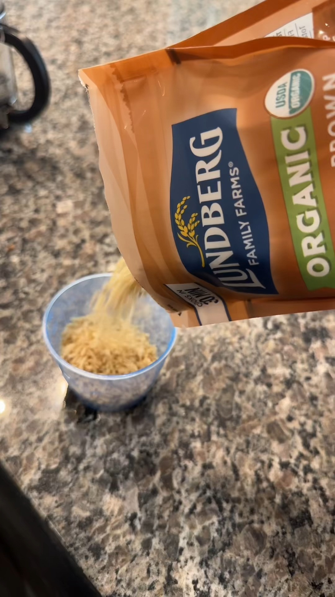 Watch as we demonstrate how to cook rice using a 'Rice Robot' rice cooker, making it an easy recipes option for any meal. This cooking tutorial covers the steps from start to finish, showing you how to make rice that's perfectly fluffy every time. It's truly one of those handy kitchen gadgets that makes life simpler! 

 