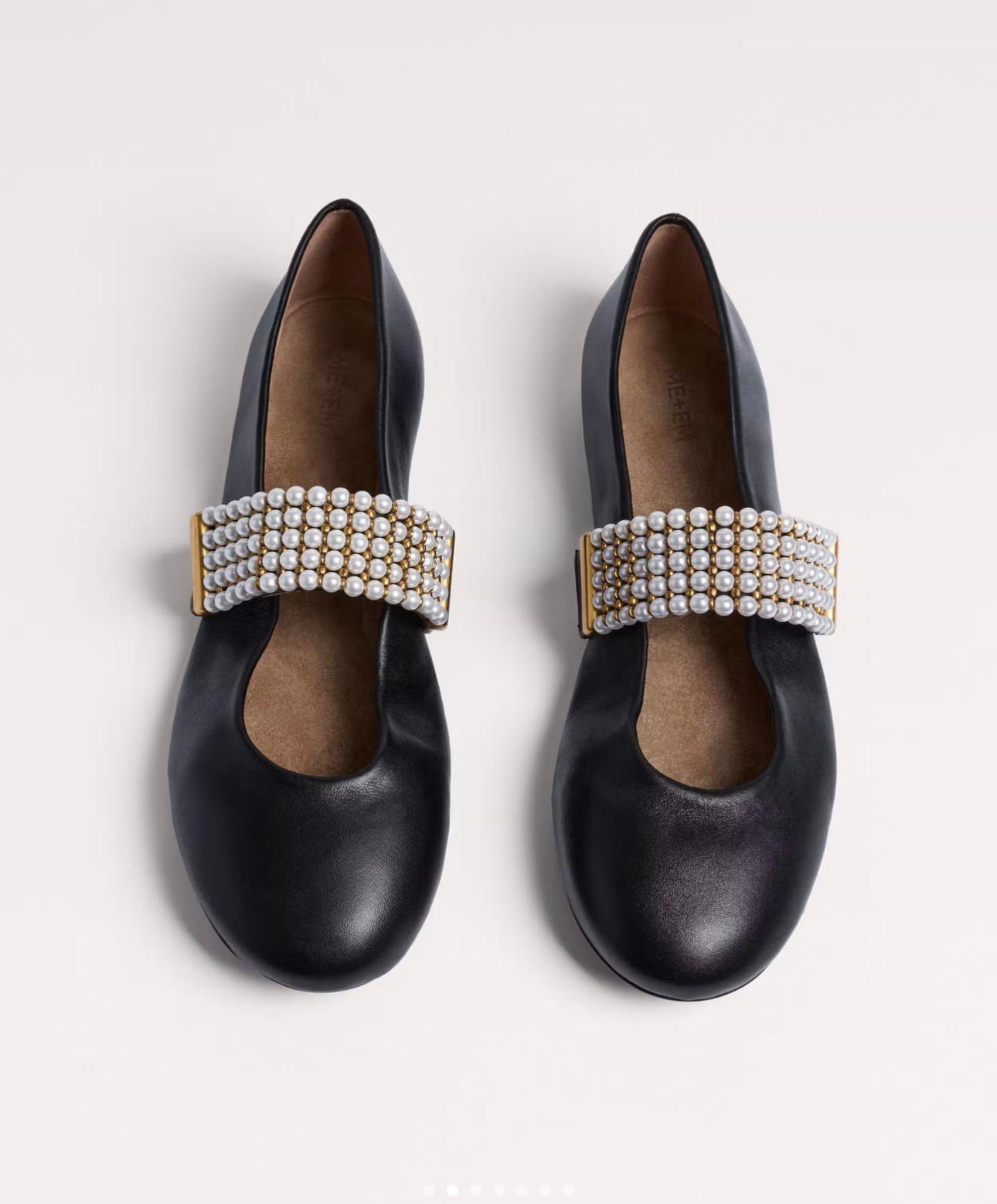 How adorable are these pearly ballet flats?? Swoon!

#LTKOver40