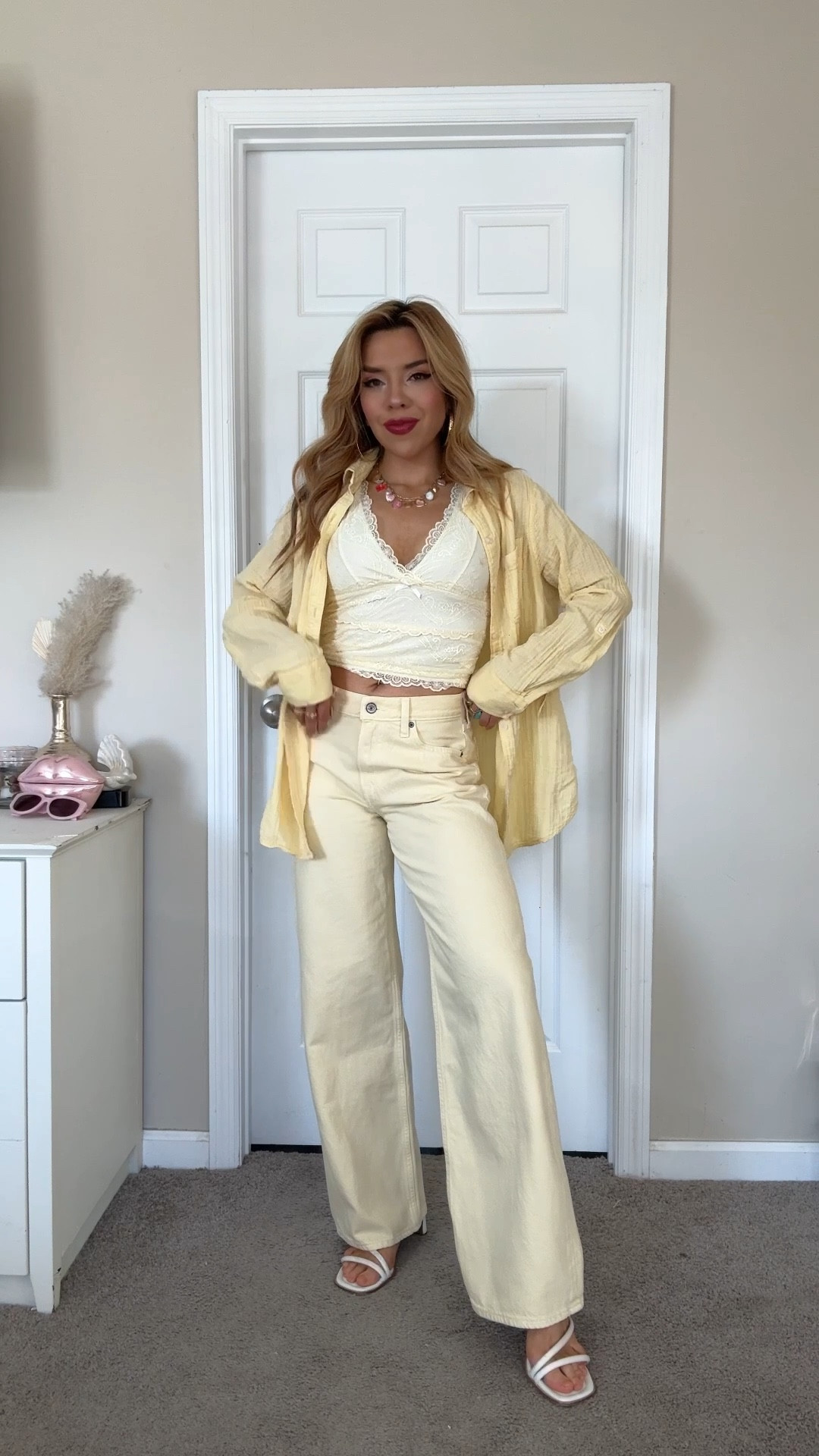 Abercrombie low rise yellow jeans size 25 regular 

#LTKSaleAlert #LTKWatchNow #LTKFindsUnder100