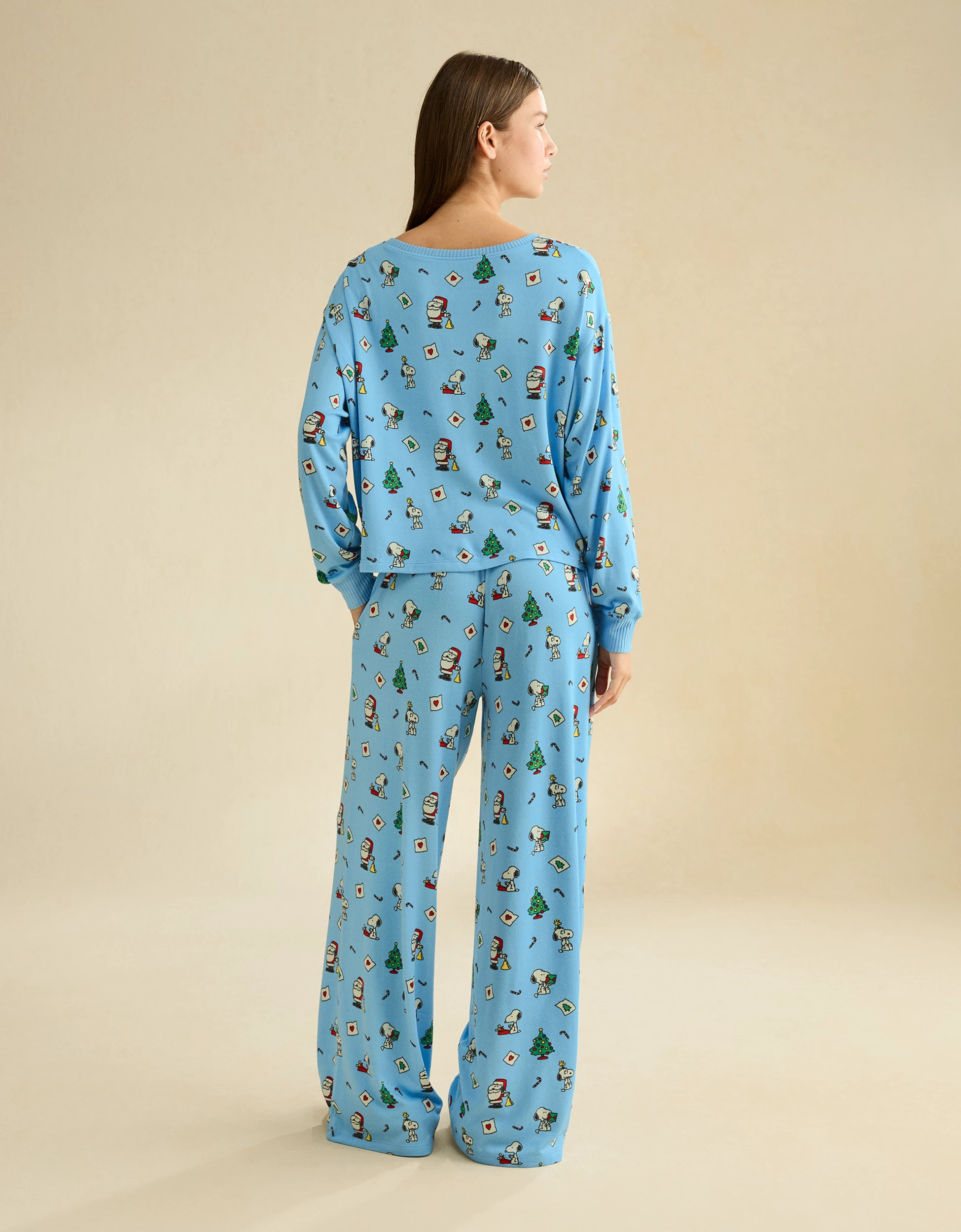 AE Luxe Plush Snoopy Long Sleeve + Pant PJ Set | American Eagle Outfitters (US & CA)