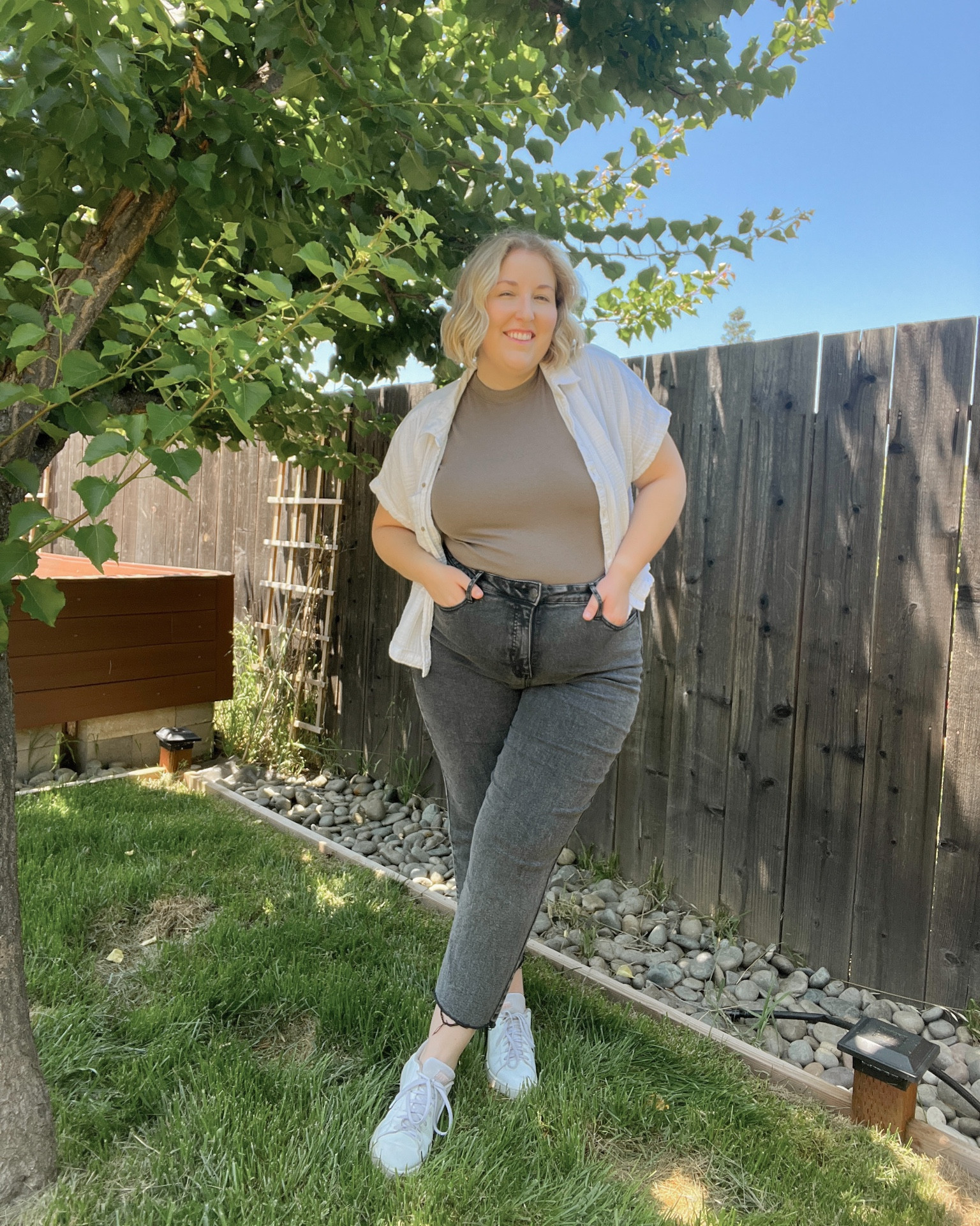 June 7 Outfit of the day✨ a little neutral styled look today 🤎 
I’m living in these Ava & Viv jeans from Target🤩  

#LTKcurves