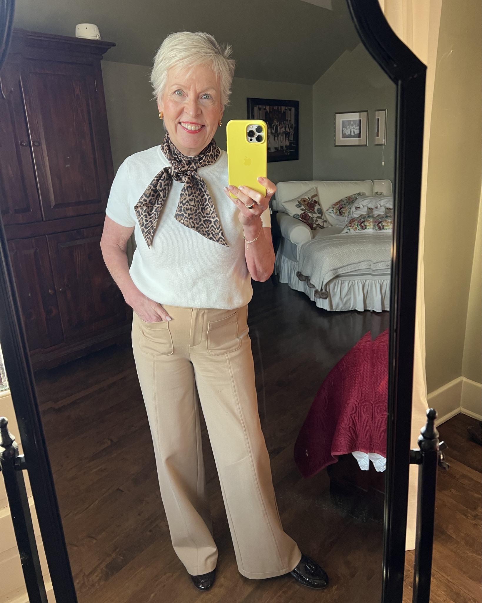 Love my new Spring 🌷 beige pants and classic loafers!