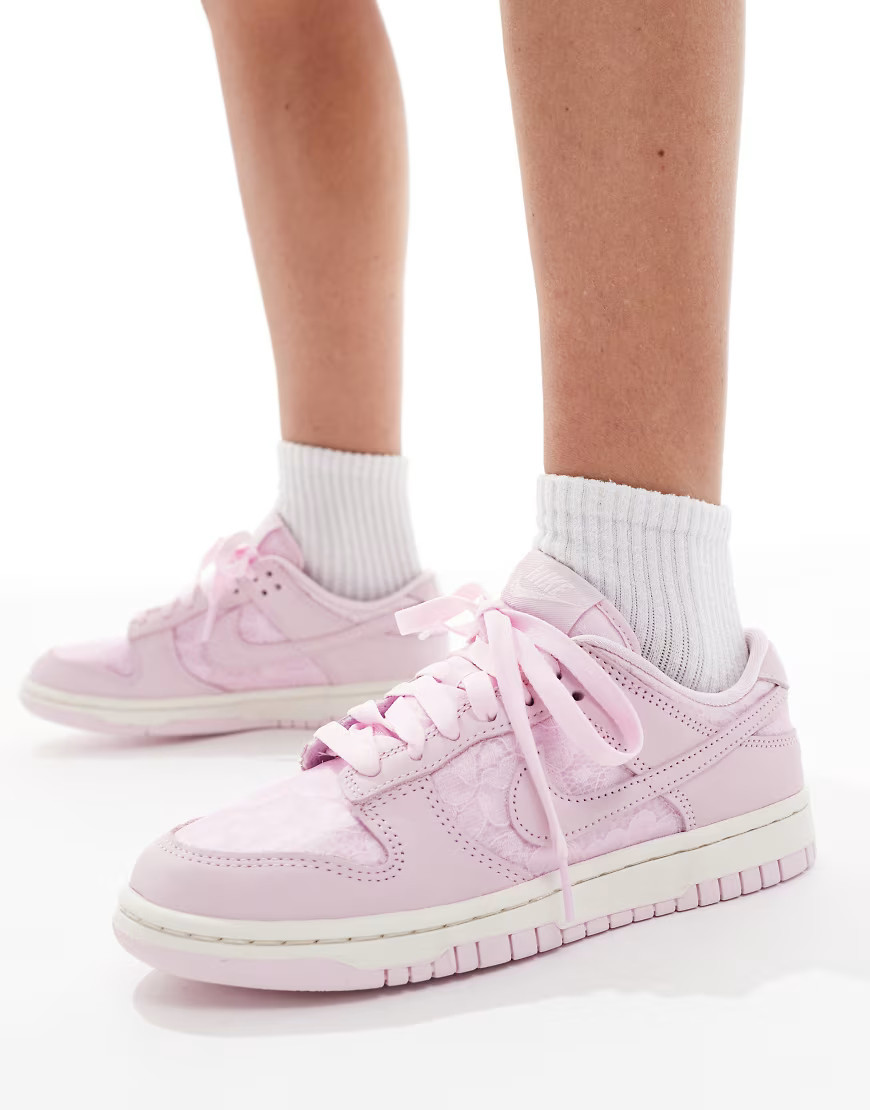 Nike Dunk Low Retro SE trainers in pink | ASOS (Global)