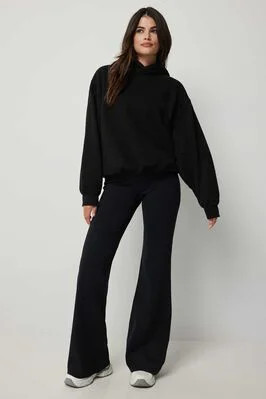 MOVE V Waistband Flare Leggings | Ardene