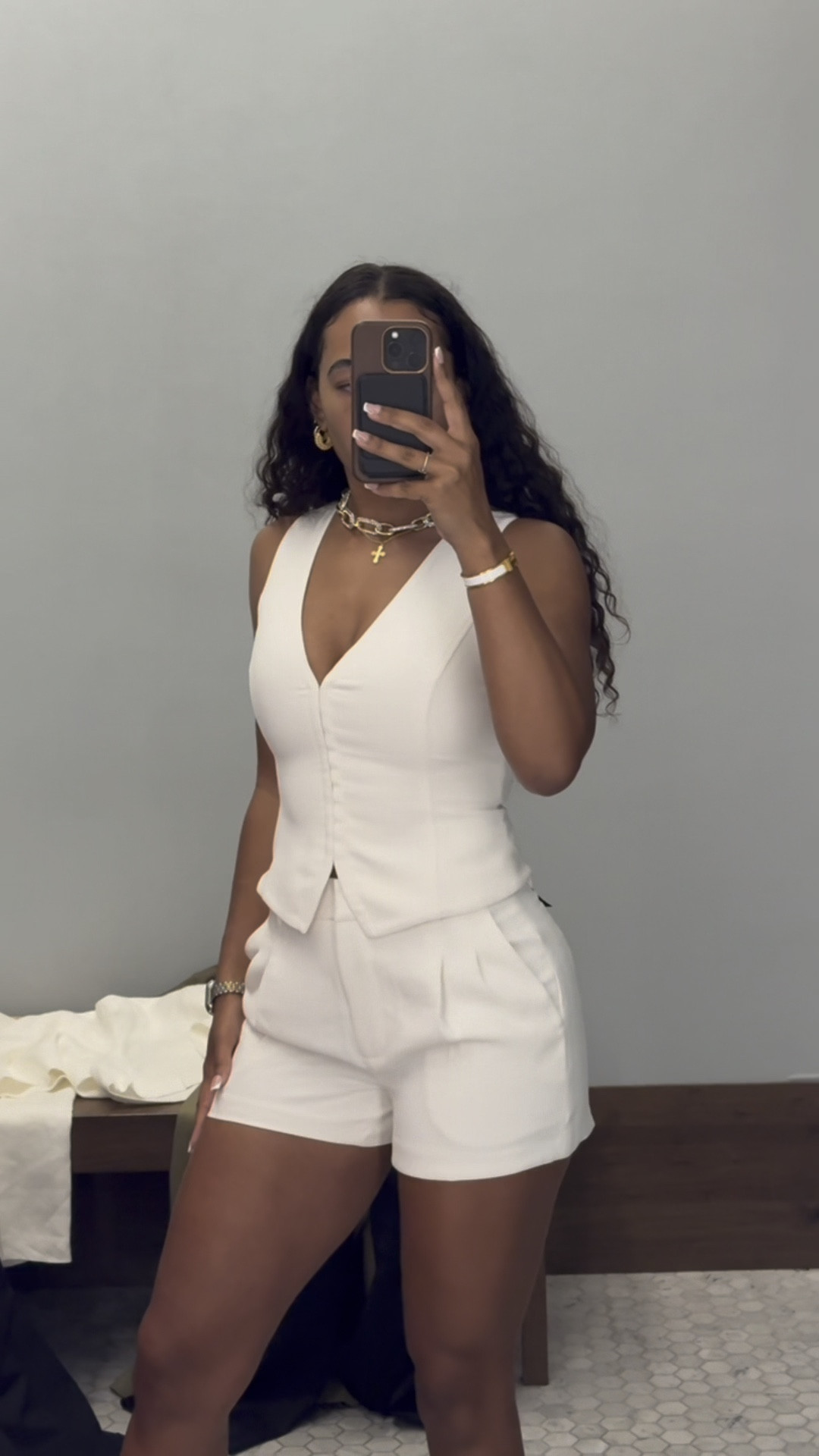 This ARITZIA set is SOOO good!! 

Top: 2
Bottoms: 2

