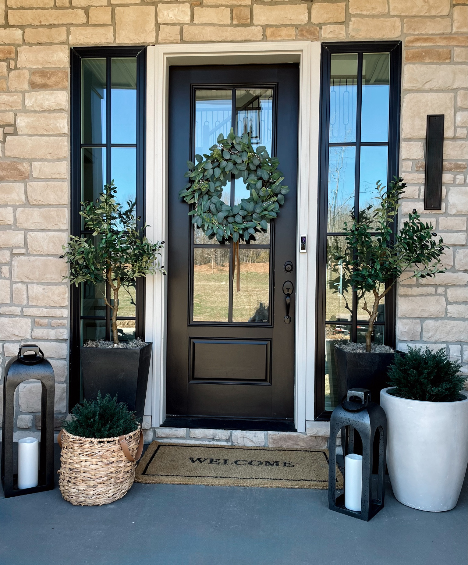 Front door decor, spring front door, front door decorations, front door, entry decor

#LTKsalealert #LTKhome 

#LTKSeasonal