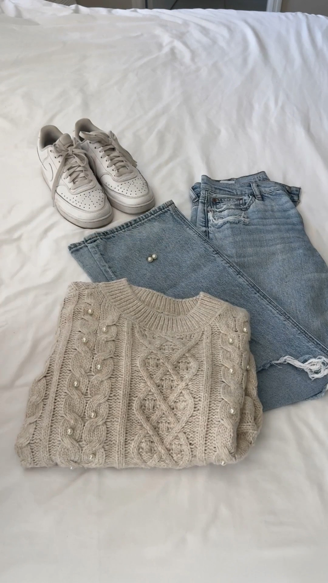 Cozy neutrals & pearl details ✨ the kind of outfit that makes chilly mornings a little sweeter. Perfect with a latte in hand & your favorite winter playlist ☕️🤍 #WinterStyle #LTKFallFashion #CozyChic #NeutralOutfit #OOTD #LTKunder100 #CableKnitSeason

#LTKSeasonal #LTKGiftGuide #LTKHoliday