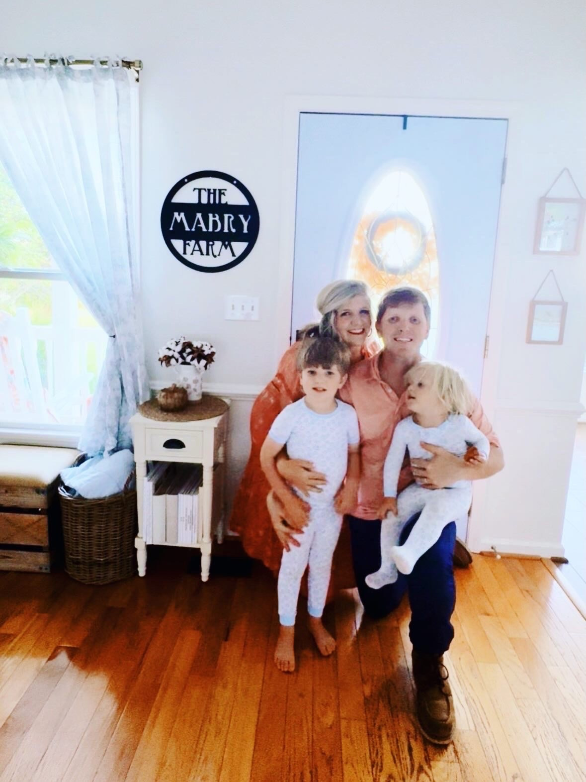 Happy Fall Friday on the Farm!!! 🎃🍂🌼🍁 Couldn’t be more excited to welcome in our very first harvest 🧺 season here in our farmhouse 🏡 on the hill ⛰️ raising babies 👶🏼 (& chickens 🐓) out on our dream 💭 12.5 acres!! 🚜🌾 Yay 🎉 for all things pumpkins 🎃, mums 🌼, and all the cozy 🕯️ autumn 🧡 farm goodness these coming months!! 🌻🪑🎞️🧺✨ #themabryfarm #firstfallonthefarm #farmhousefall #fallonthefarm #farmhousefalldecorating