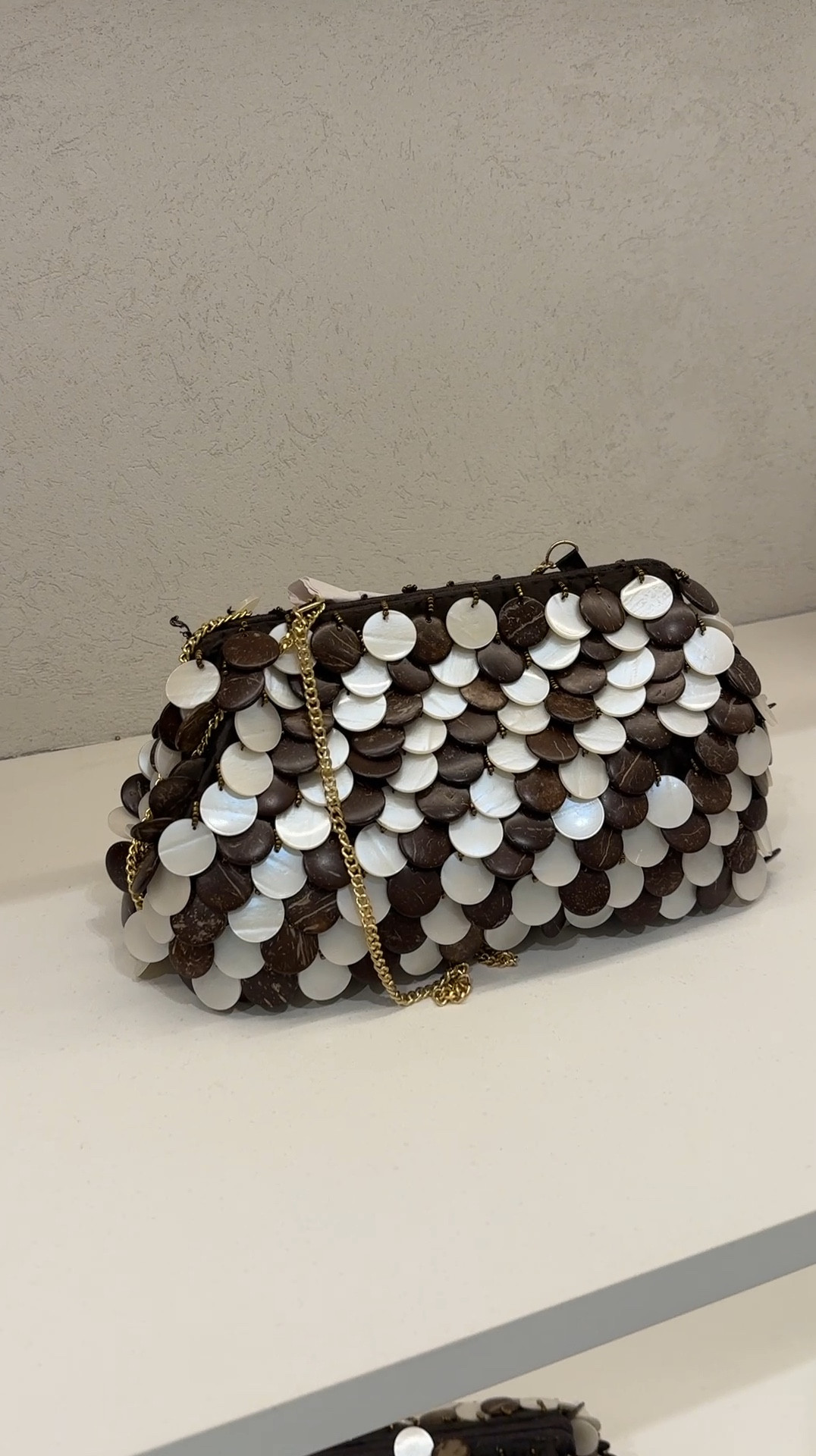 Wood and pearl sequin effect purse/clutch fund! Ideal for vacation looks! 

#LTKootd