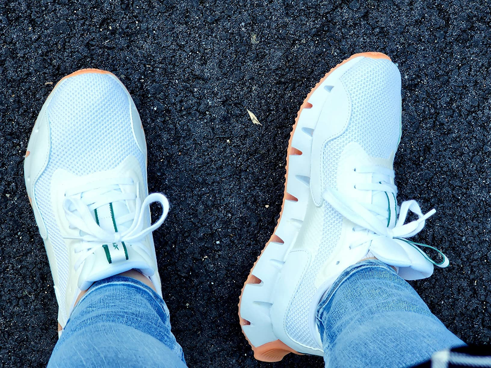 Reebok Women's Zig Dynamica Adventure Sneaker | Amazon (US)