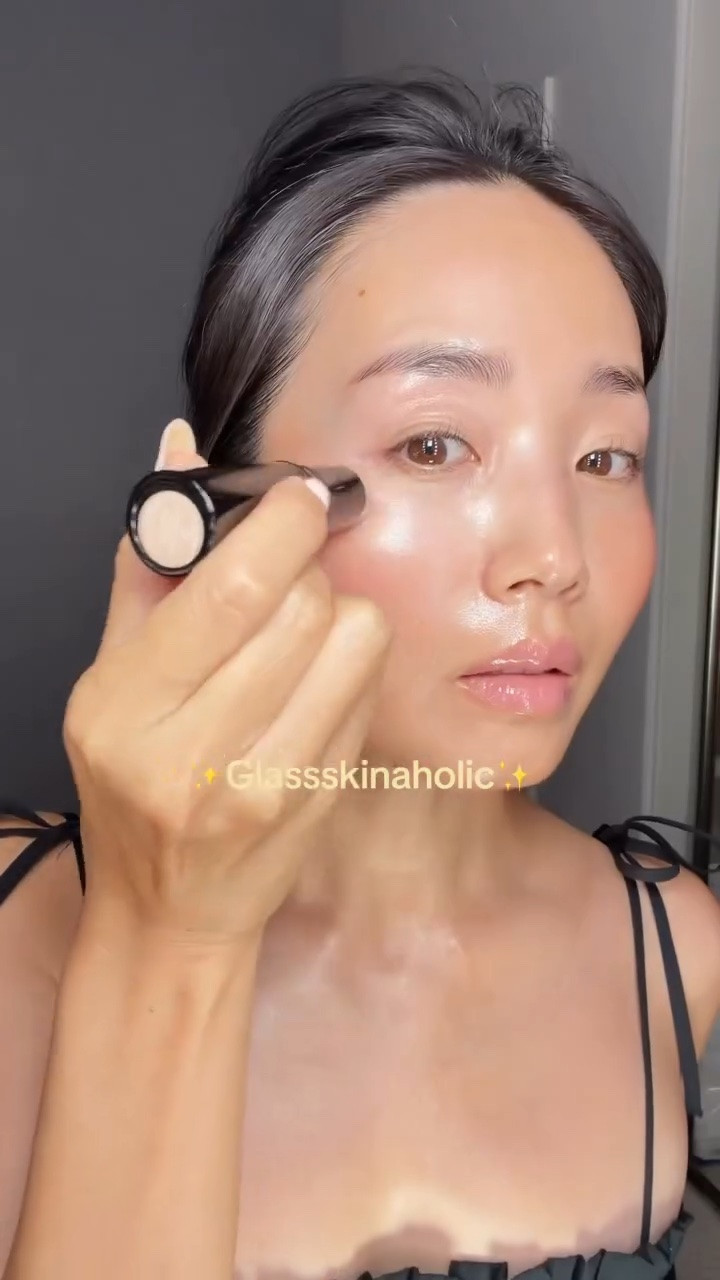 Certified Glassskinaholic✨ #glowyskin #glassskin #glowybody #glassbody