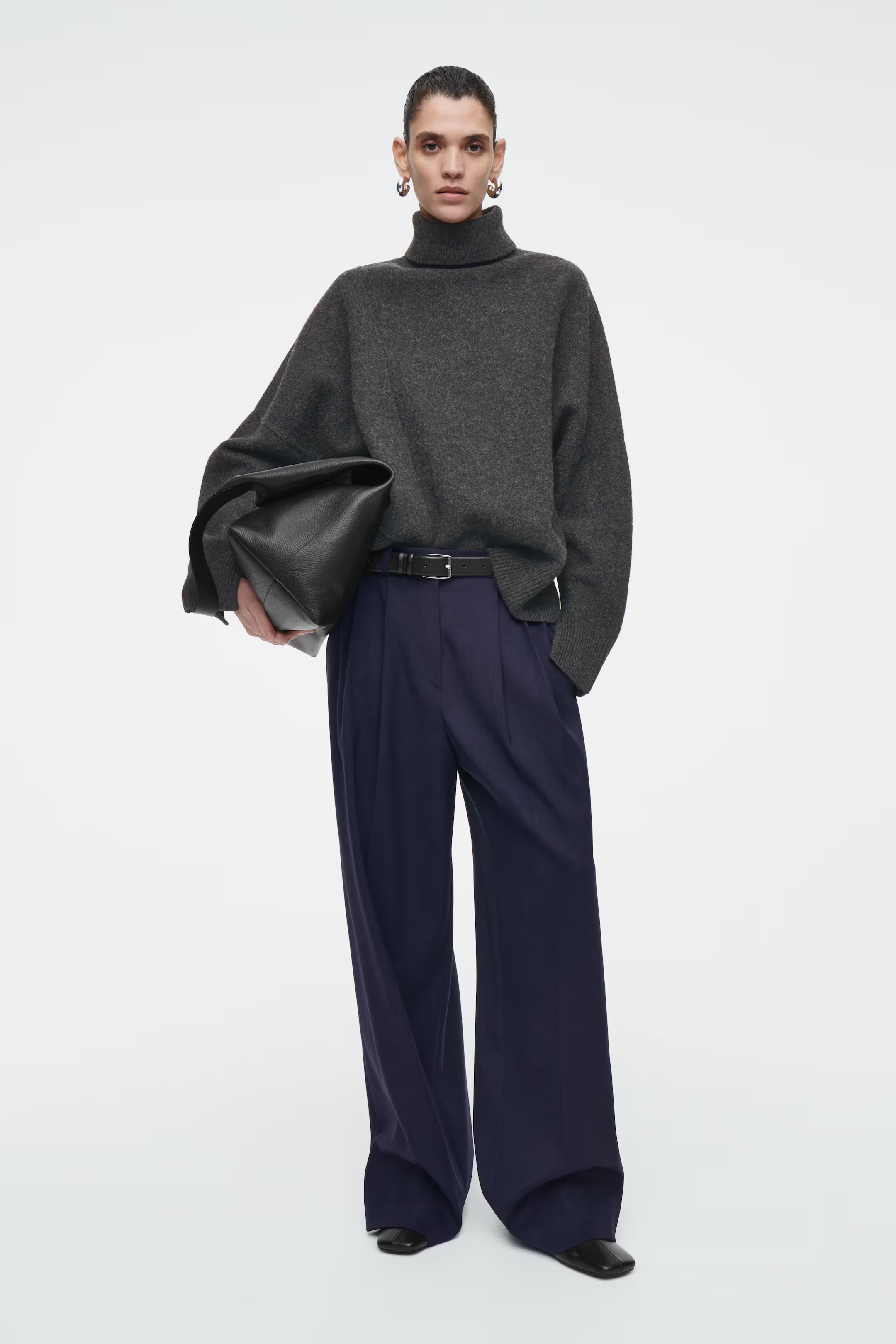 RELAXED TAILORED WOOL WIDE-LEG TROUSERS - NAVY - Ladies | H&M GB | H&M (UK, MY, IN, SG, PH, TW, HK)