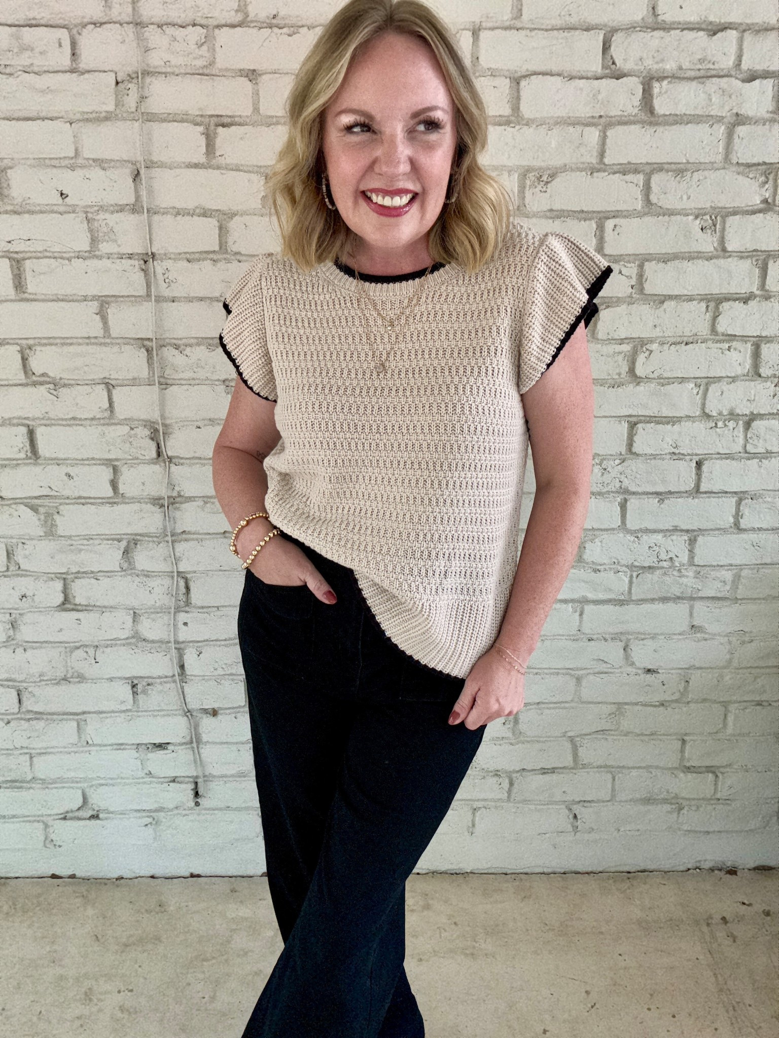 Medium top/10 jeans 

#LTKPetite #LTKOver40 #LTKMidsize