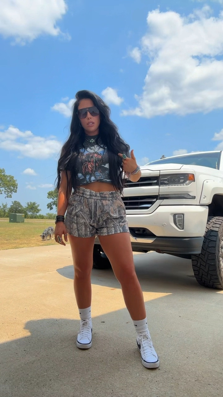 Obsessed with these shorts. They are so soft!!
#fashion #comfyfits #westernfits 