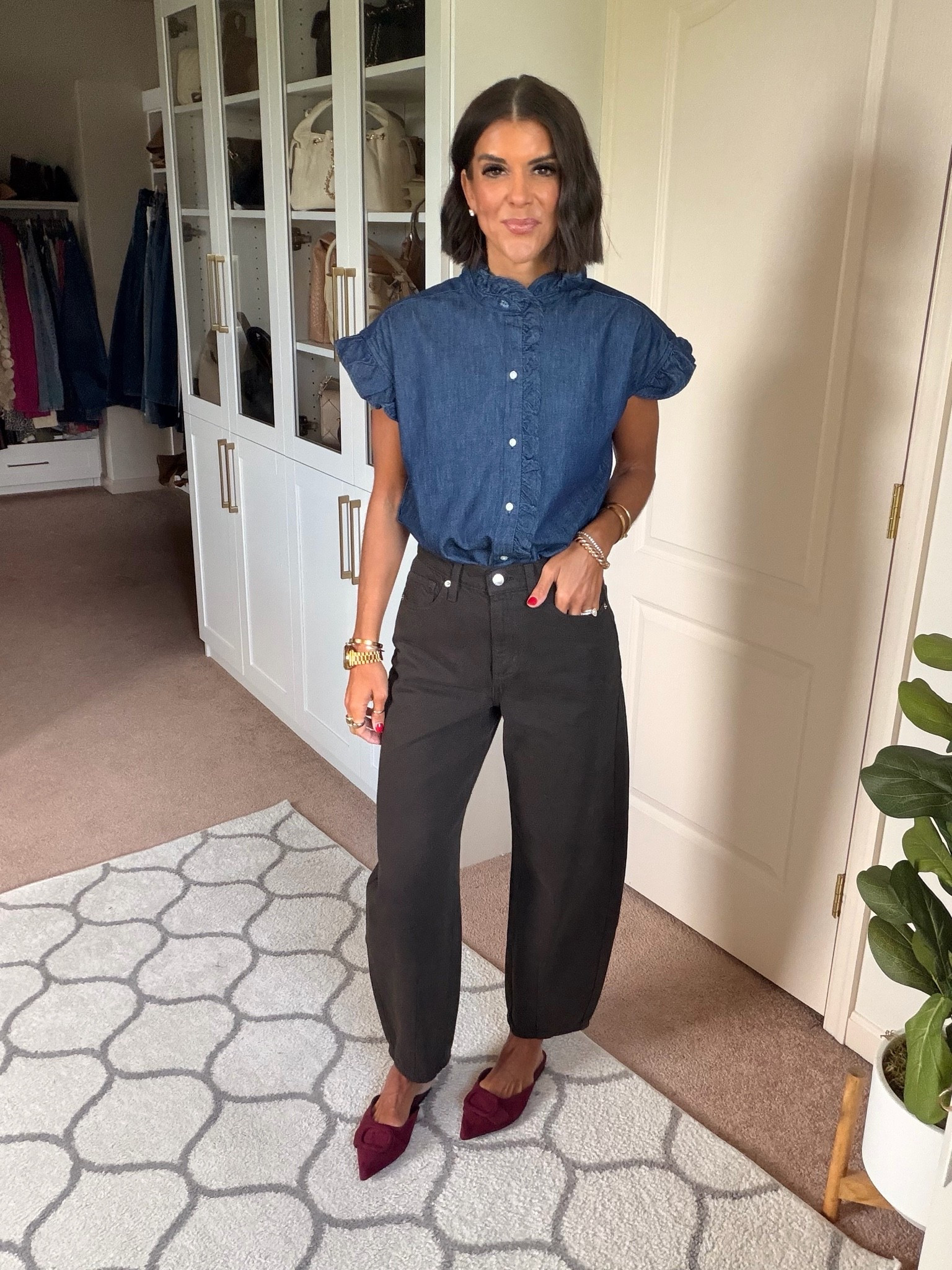 Love Walmart top! Size xs 
Size 0 in target jeans

#LTKSaleAlert #LTKSeasonal #LTKmomlife