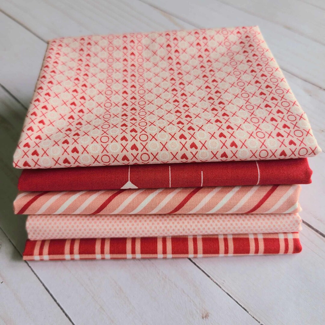 Valentine Love Fat Quarter Bundle Fabric by Riley Blake - Etsy | Etsy (US)