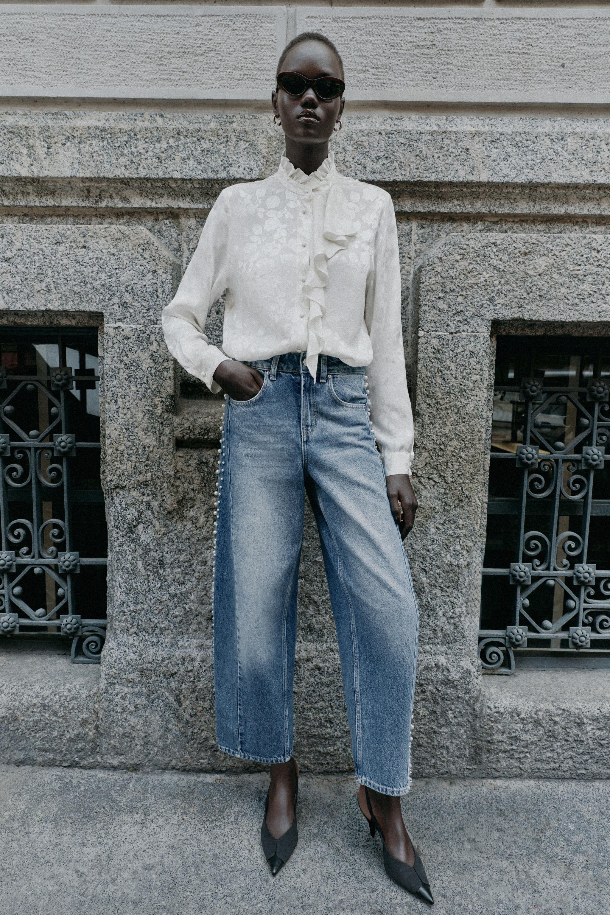 FLORAL JACQUARD RUFFLED BLOUSE | Zara US