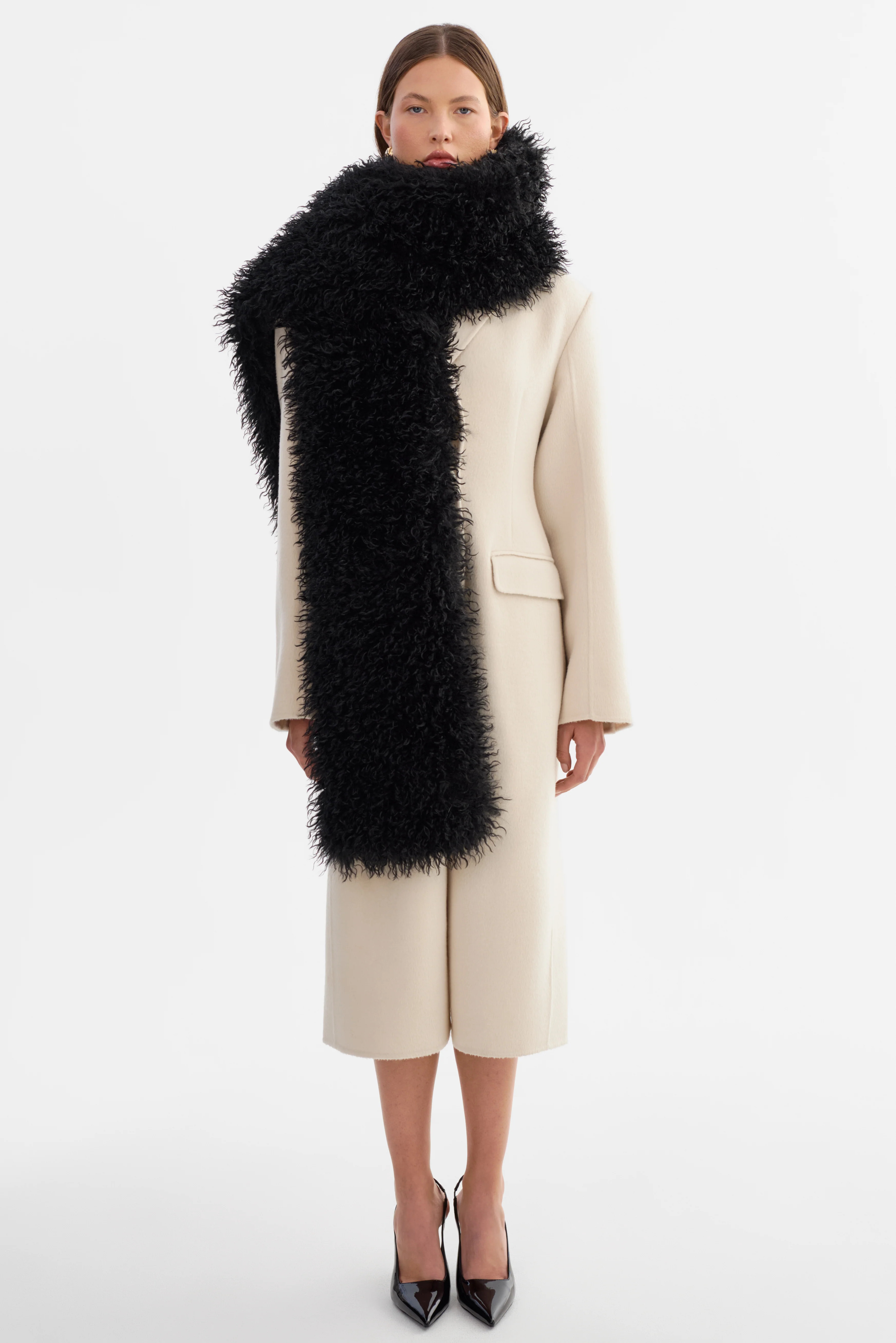 HARIS | Oversized Faux Fur Scarf | LAMARQUE
