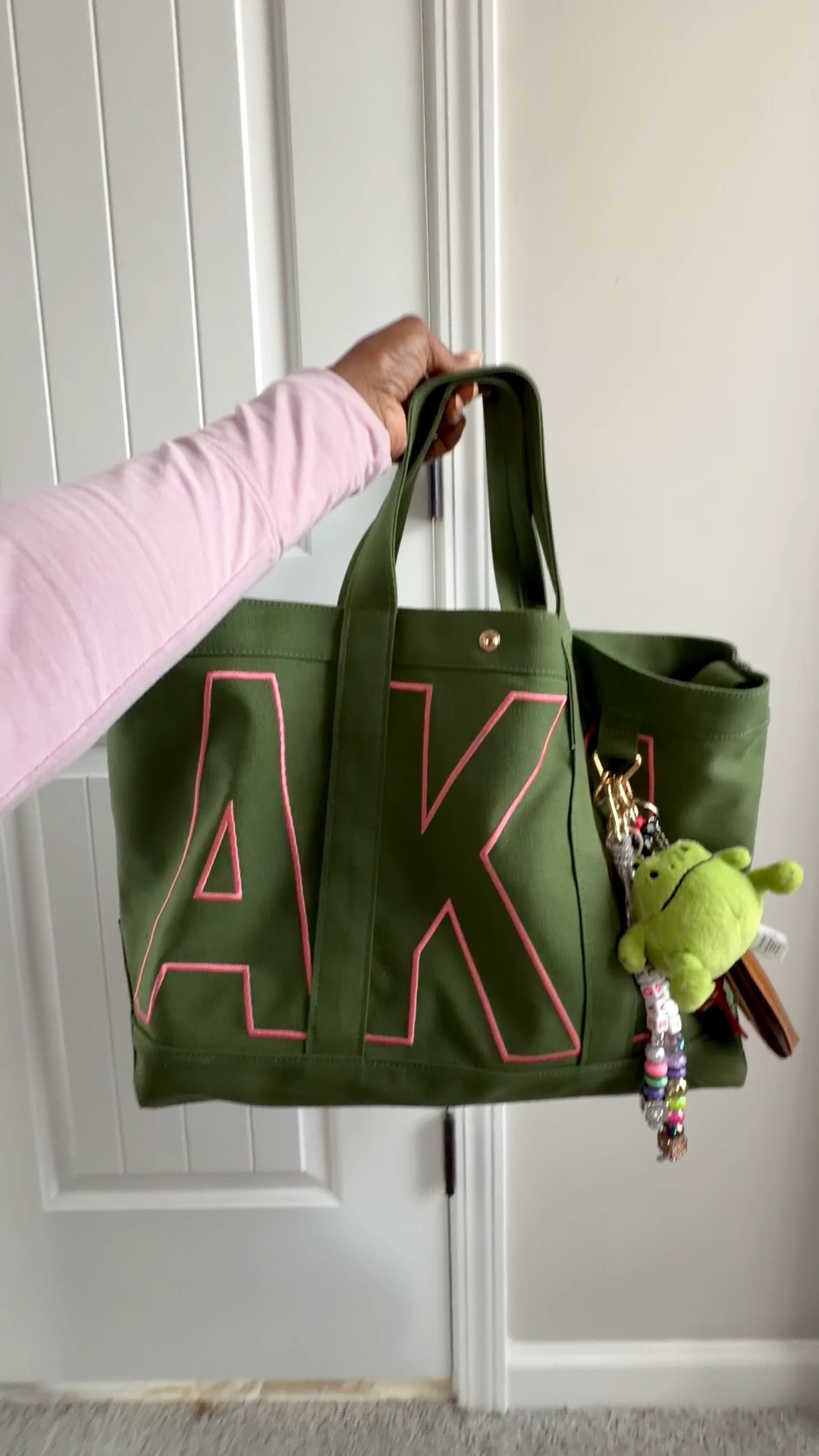 20% personalized totes in cart!