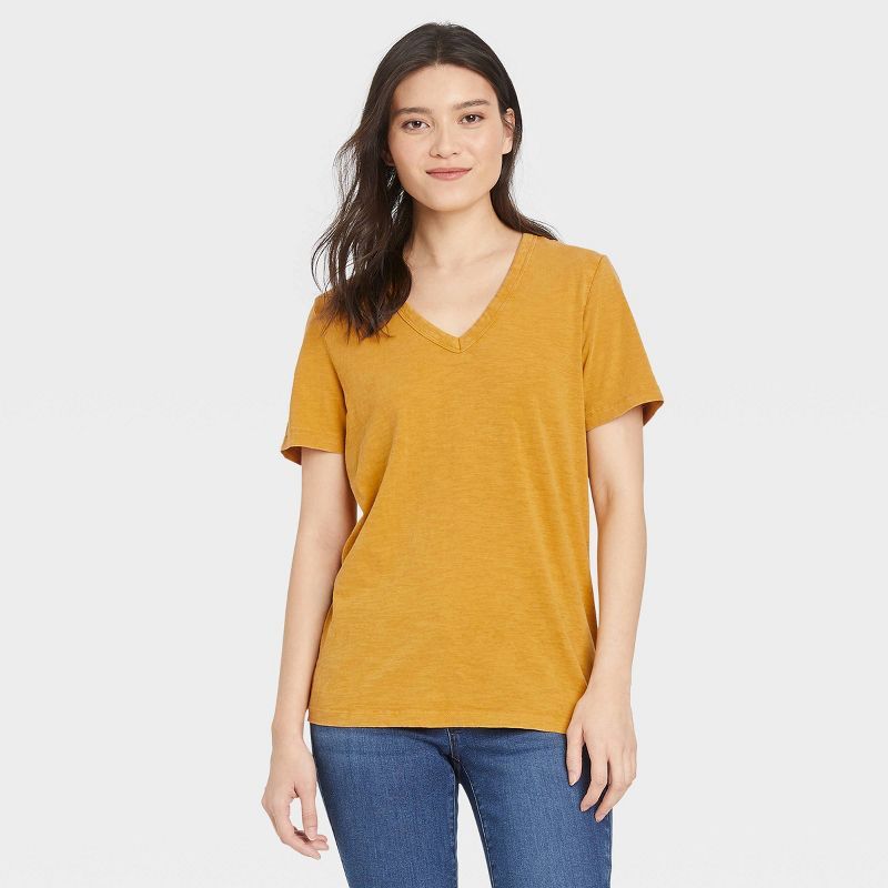 Women&#39;s Short Sleeve Relaxed Fit V-Neck T-Shirt - Universal Thread&#8482; Gold XL | Target