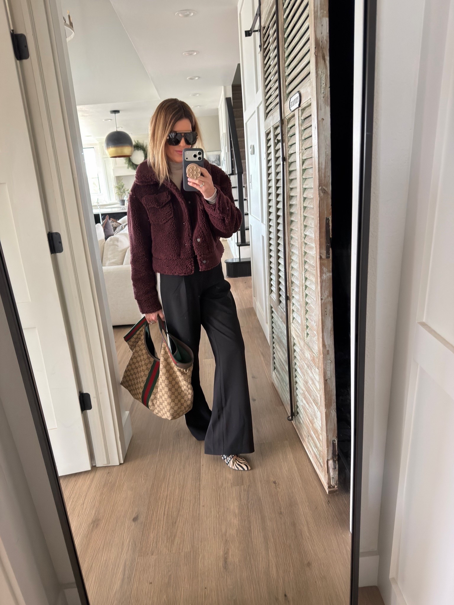 Ootd
Small pants


Comment SHOP below to receive a DM with the link to this post on my LTK ⬇ https://liketk.it/5GJnq #ltkootd #ltkover40