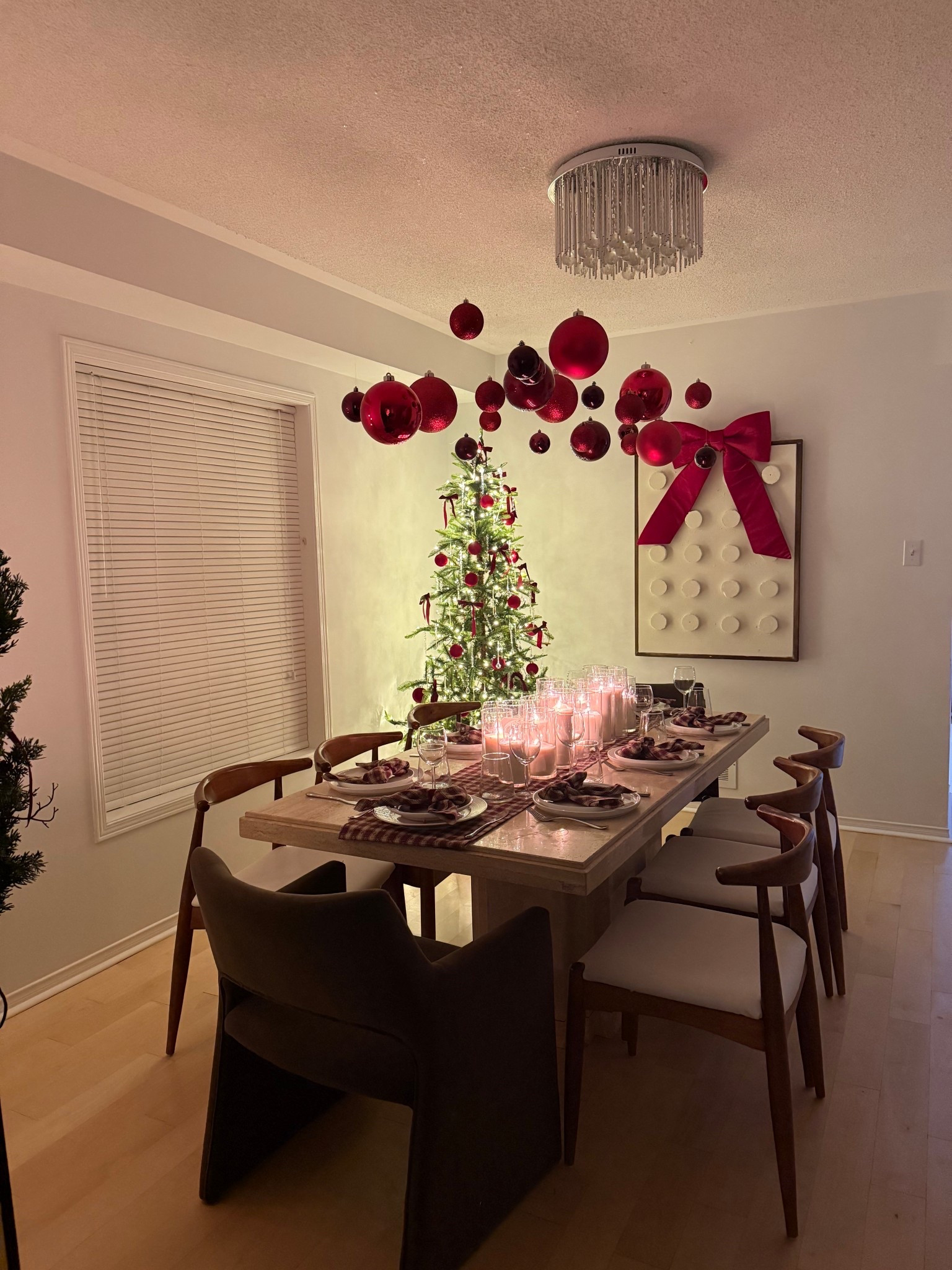 Floating ornaments 

#LTKholiday #LTKcanada #LTKhome