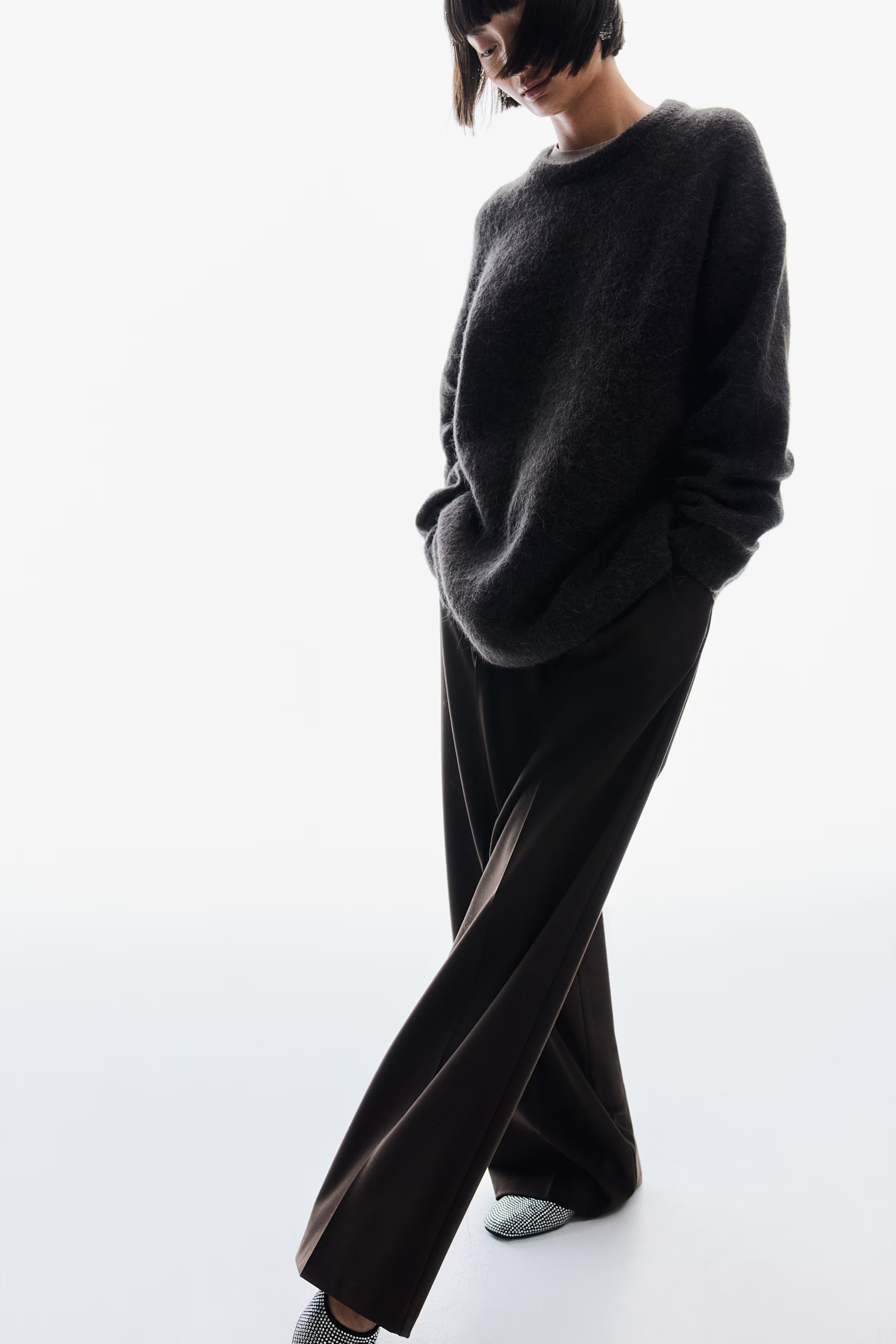 Oversized alpaca-blend jumper - Round neck - Long sleeve - Dark brown - Ladies | H&M GB | H&M (UK, MY, IN, SG, PH, TW, HK)