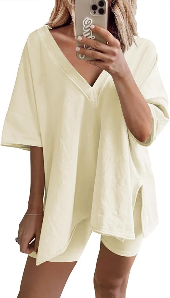 Famulily Women's 2 Piece Outfits Set Oversized V Neck Split Side Seam Short Sleeve Shirt Biker Sh... | Amazon (CA)