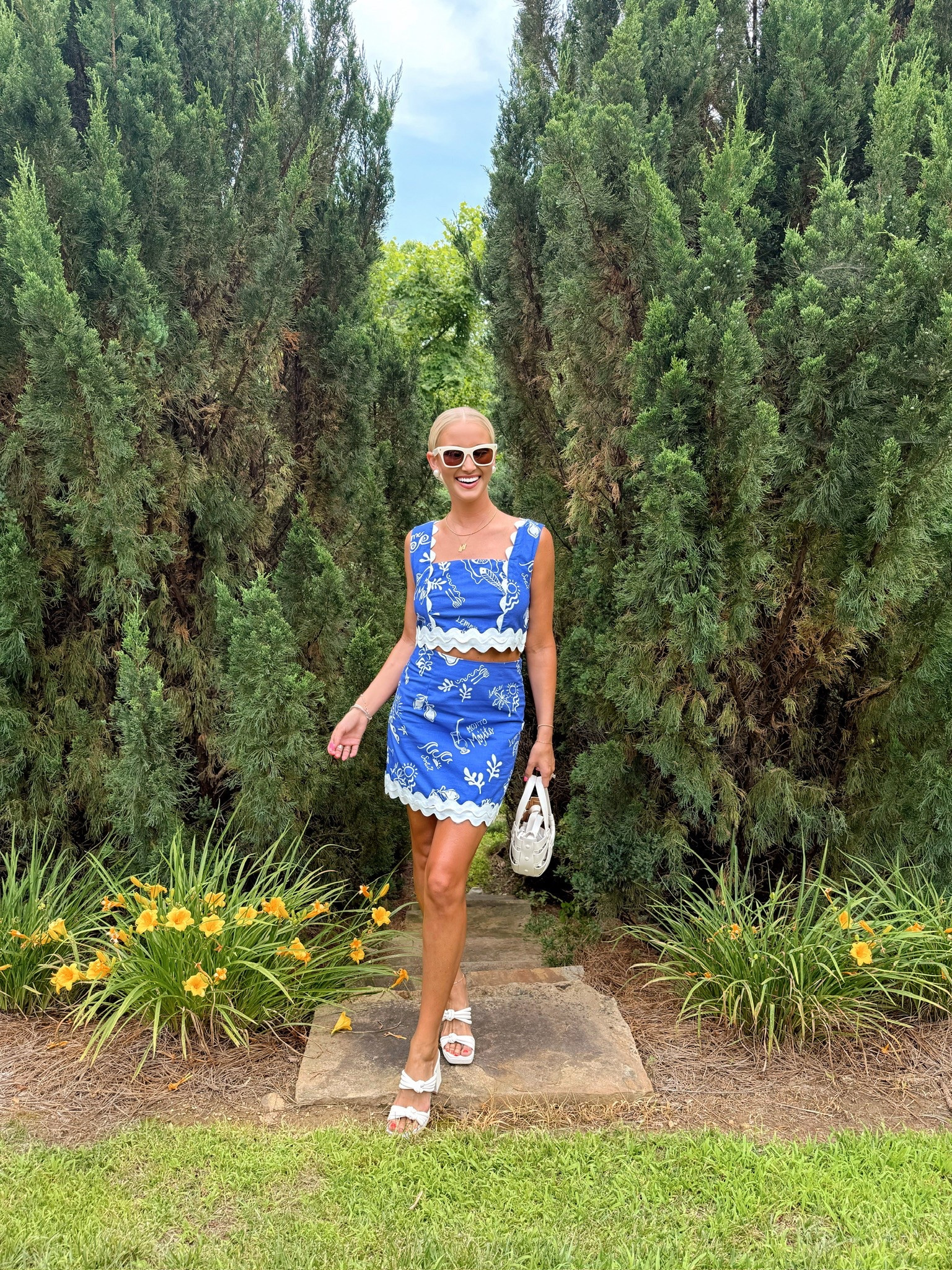 A perfect set for all the summer parties! 💙

#LTKSummerEdit #LTKStyleTip #LTKTravel