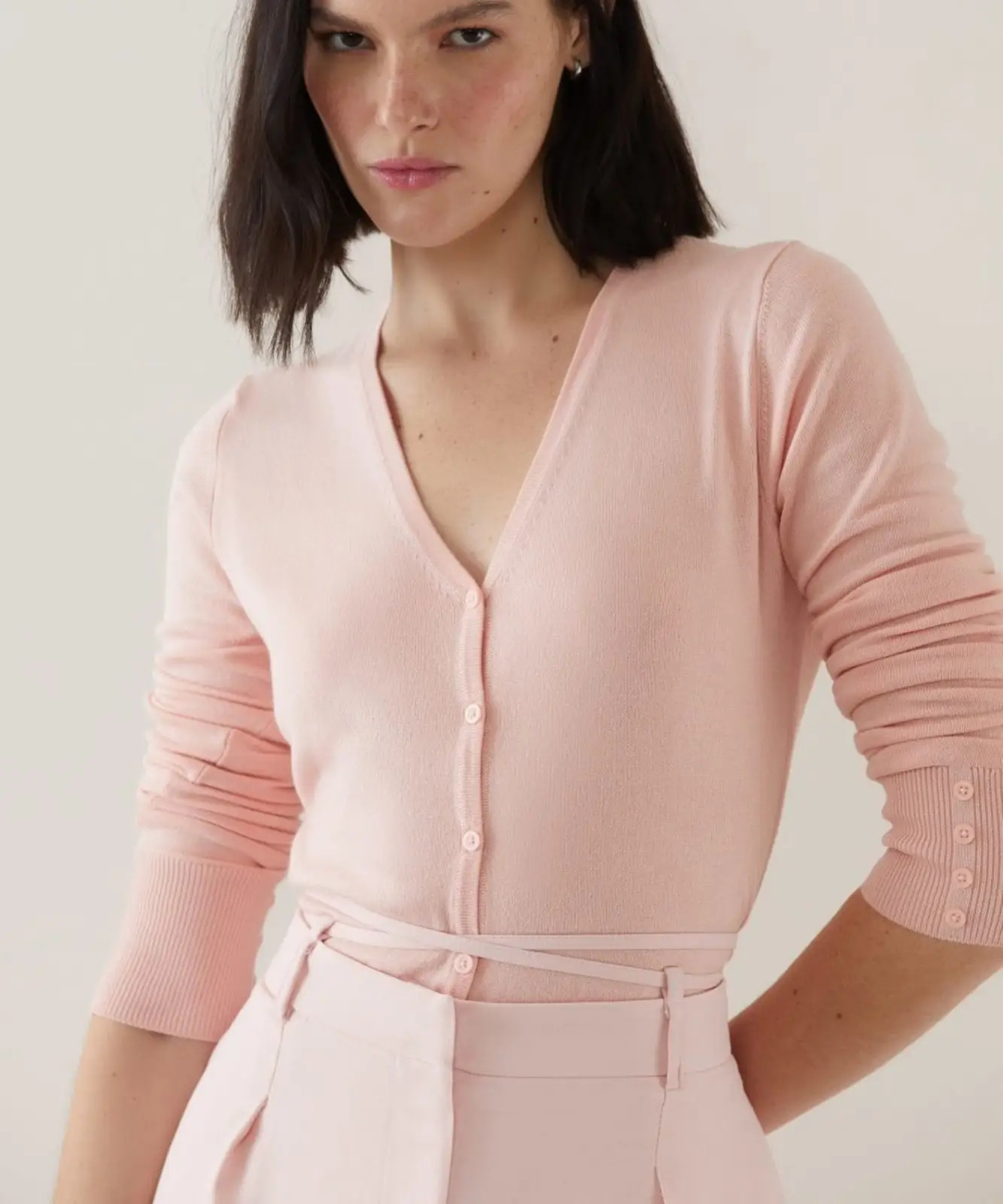 Cardigan AMARO Regular Decote V Rosa | Dafiti (BR)