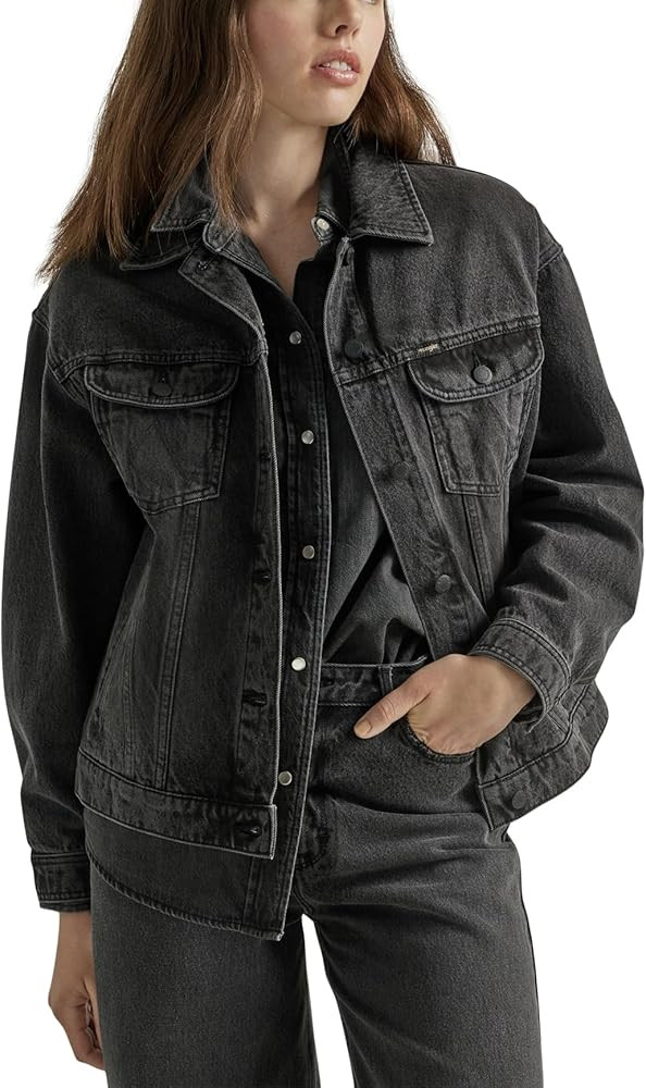 Wrangler Women's Relaxed Fit Girlfriend Denim Jacket | Amazon (US)