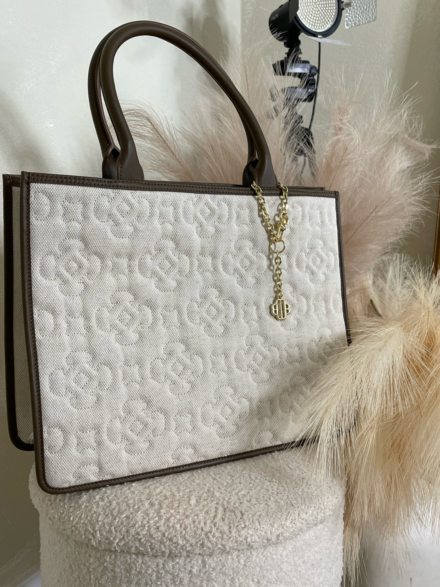 Summer tote bag 🤎🤍 

#LTKFind #LTKtravel #LTKsalealert