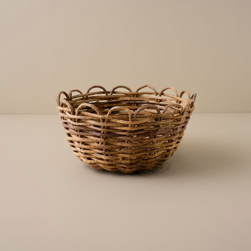 Scalloped Woven Basket | Magnolia