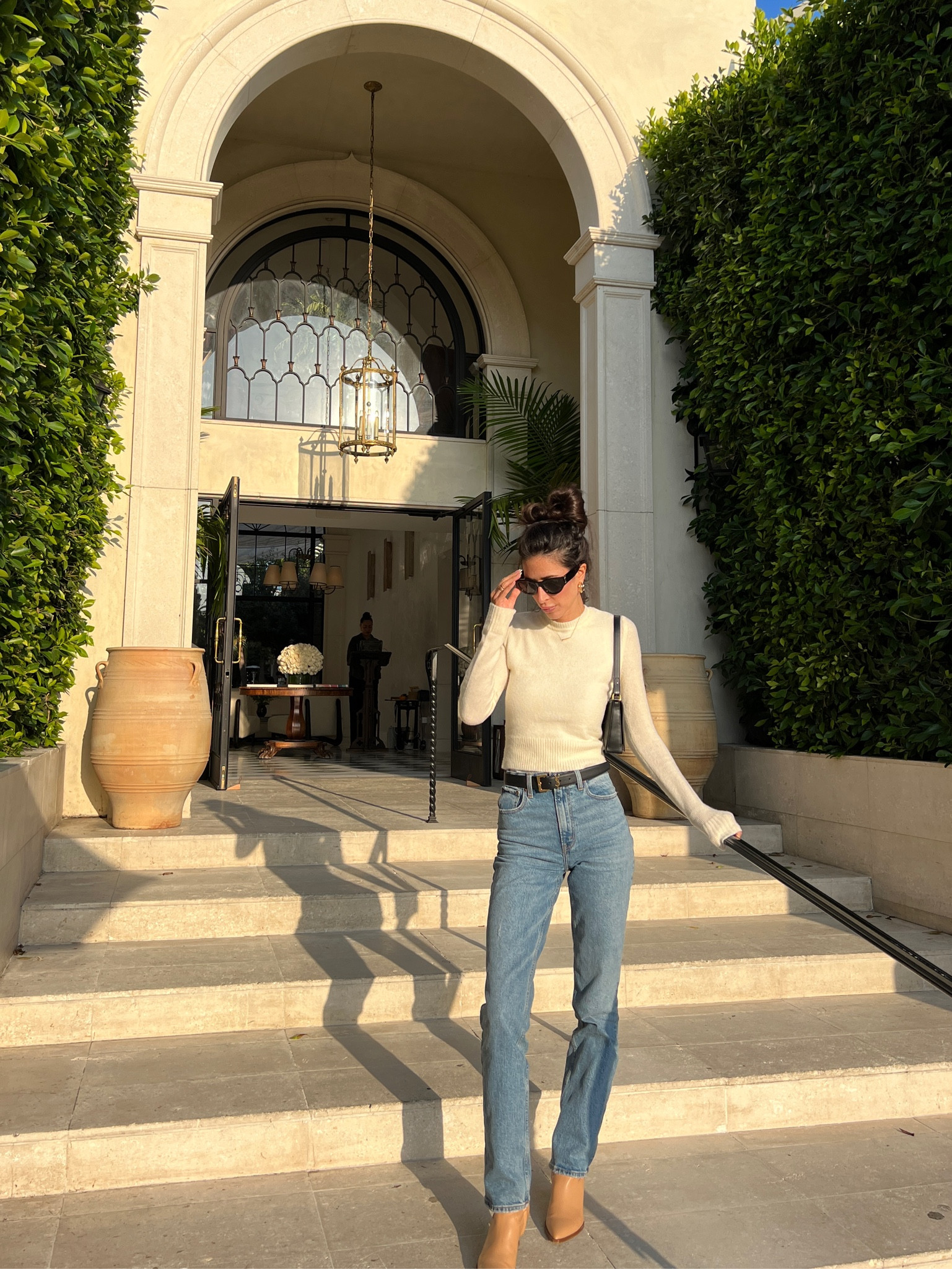 Perfect fall pieces from @abercrombie on sale now! 

Size reference: denim I’m wearing a 23 sized down, sweater I’m wearing a small, tank top size xs 

#abercrombie #falloutfits #jeans #sweaters #falllooks #fallootd #fallinspo 



#LTKsalealert #LTKSale #LTKshoecrush