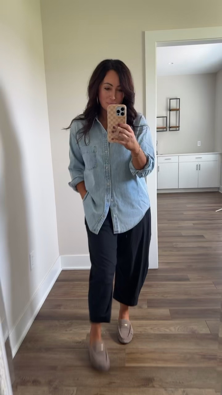 @Aritzia haul! I’m wearing an XS - I wear this shirt SOOO much. It matches with everything and always looks cute.

#LTKootd #LTKSeasonal #LTKdayinmylife