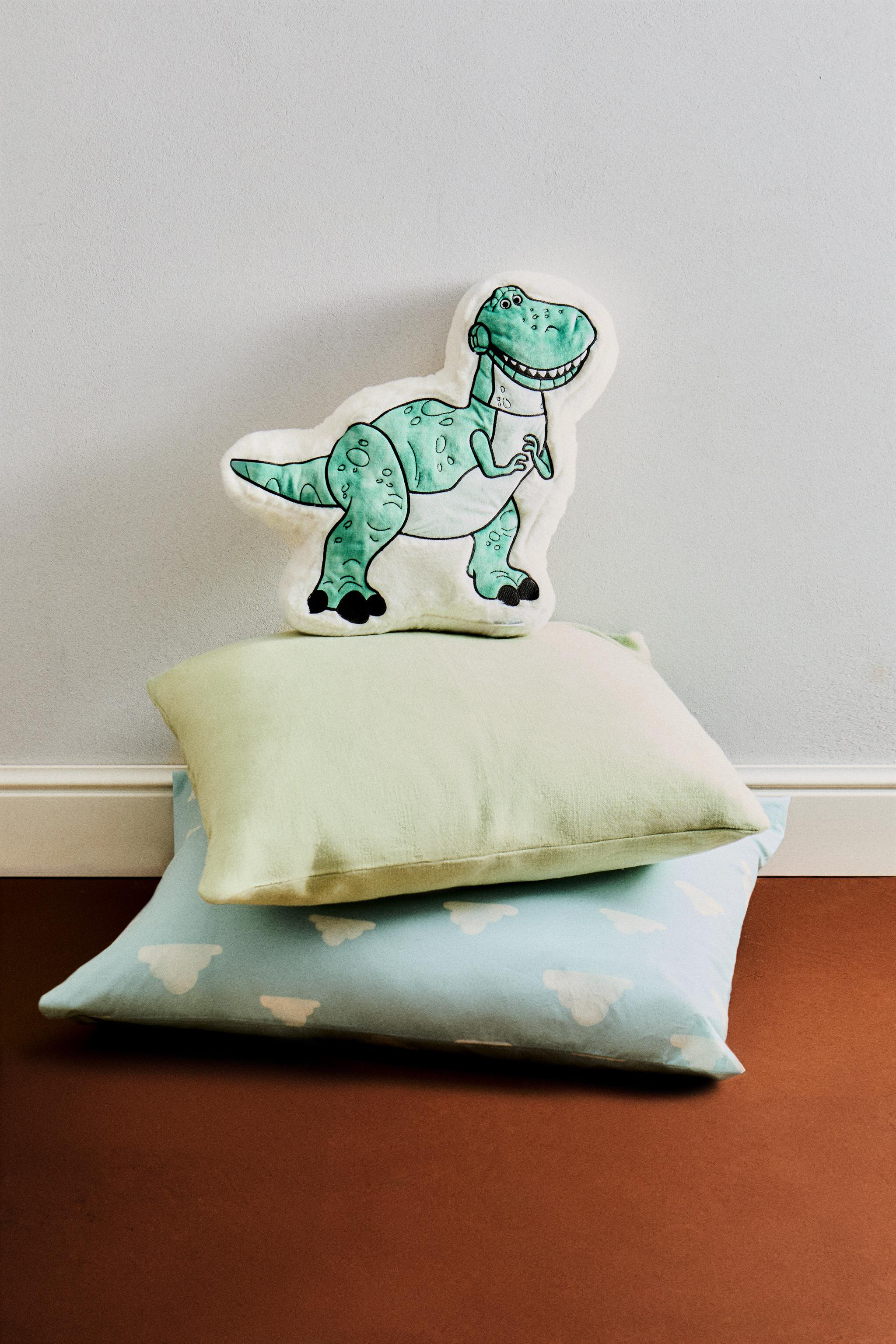 CHILDREN'S FAUX FUR TOY STORY ©DISNEY/PIXAR THROW PILLOW | Zara US
